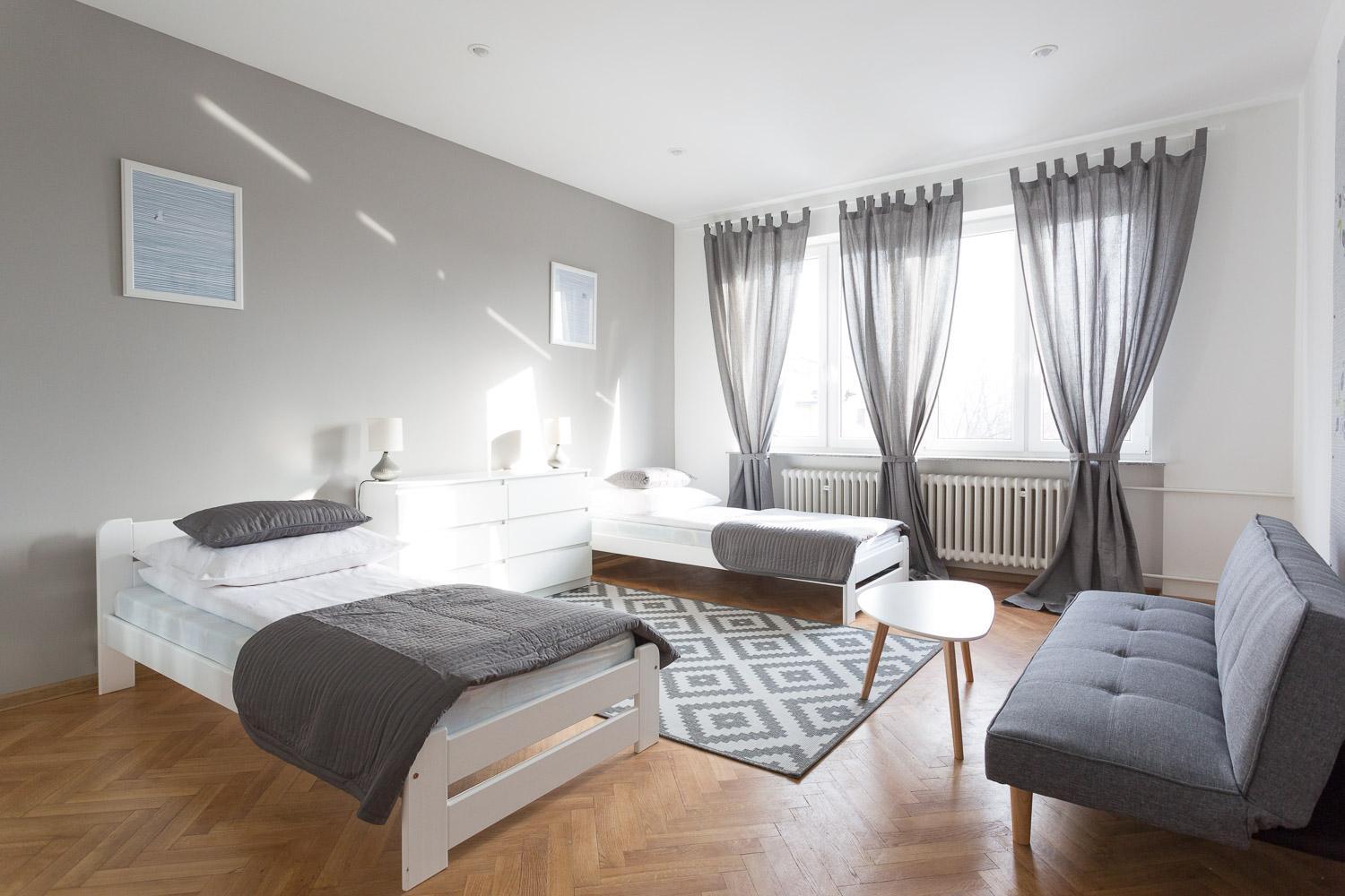 Large Twin Room with Shared Bathroom photo 1
