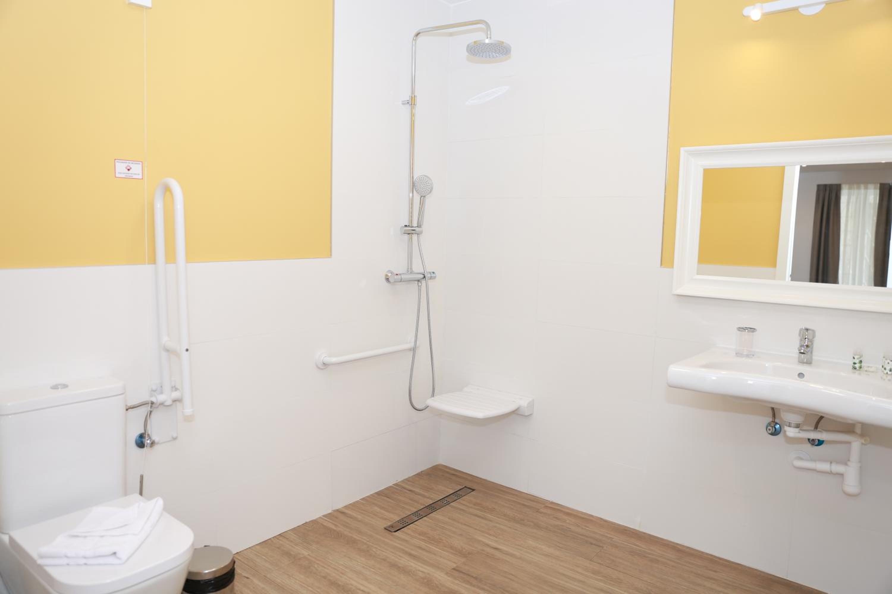 Studio - Disability Access - Photo 4