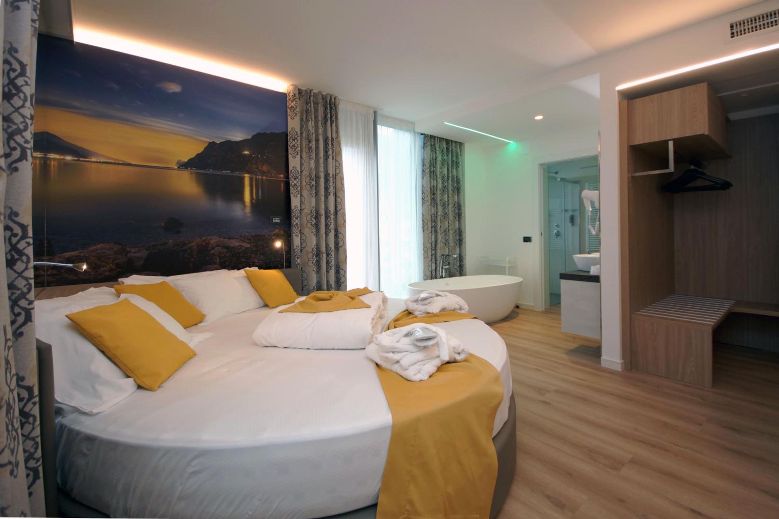 Romantic Junior Suite - Photo 3