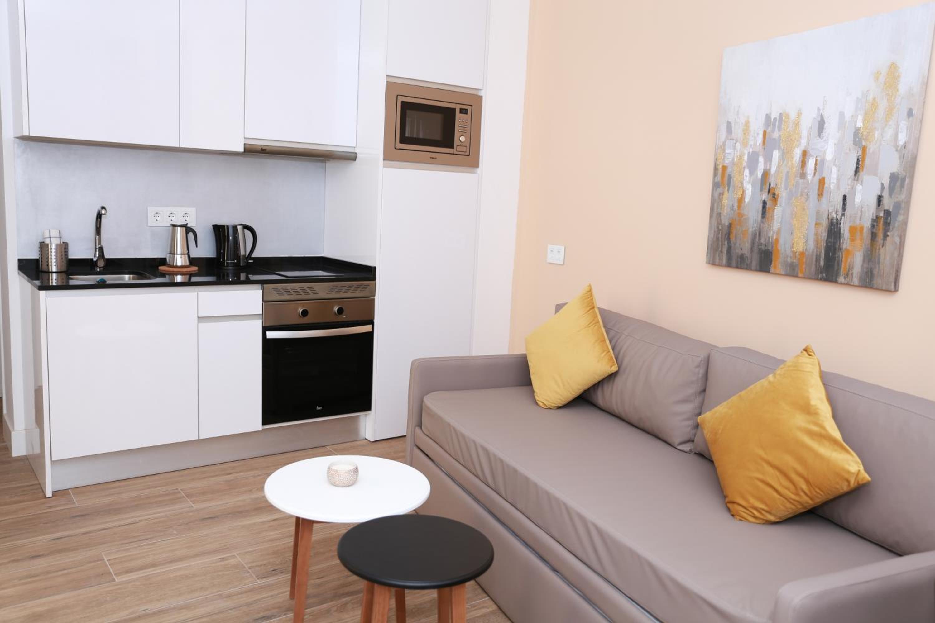 Two-Bedroom Apartment - Photo 5