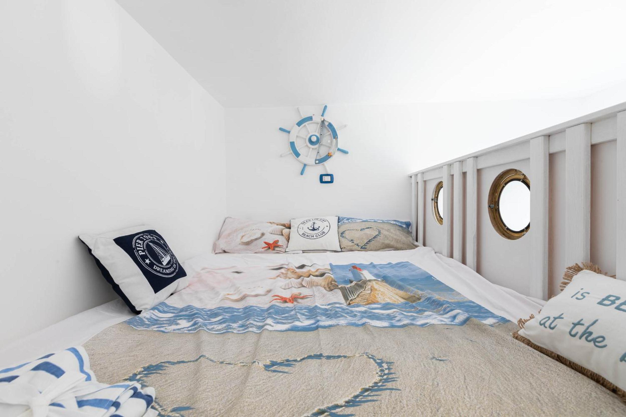 Two-Bedroom House - Photo 16
