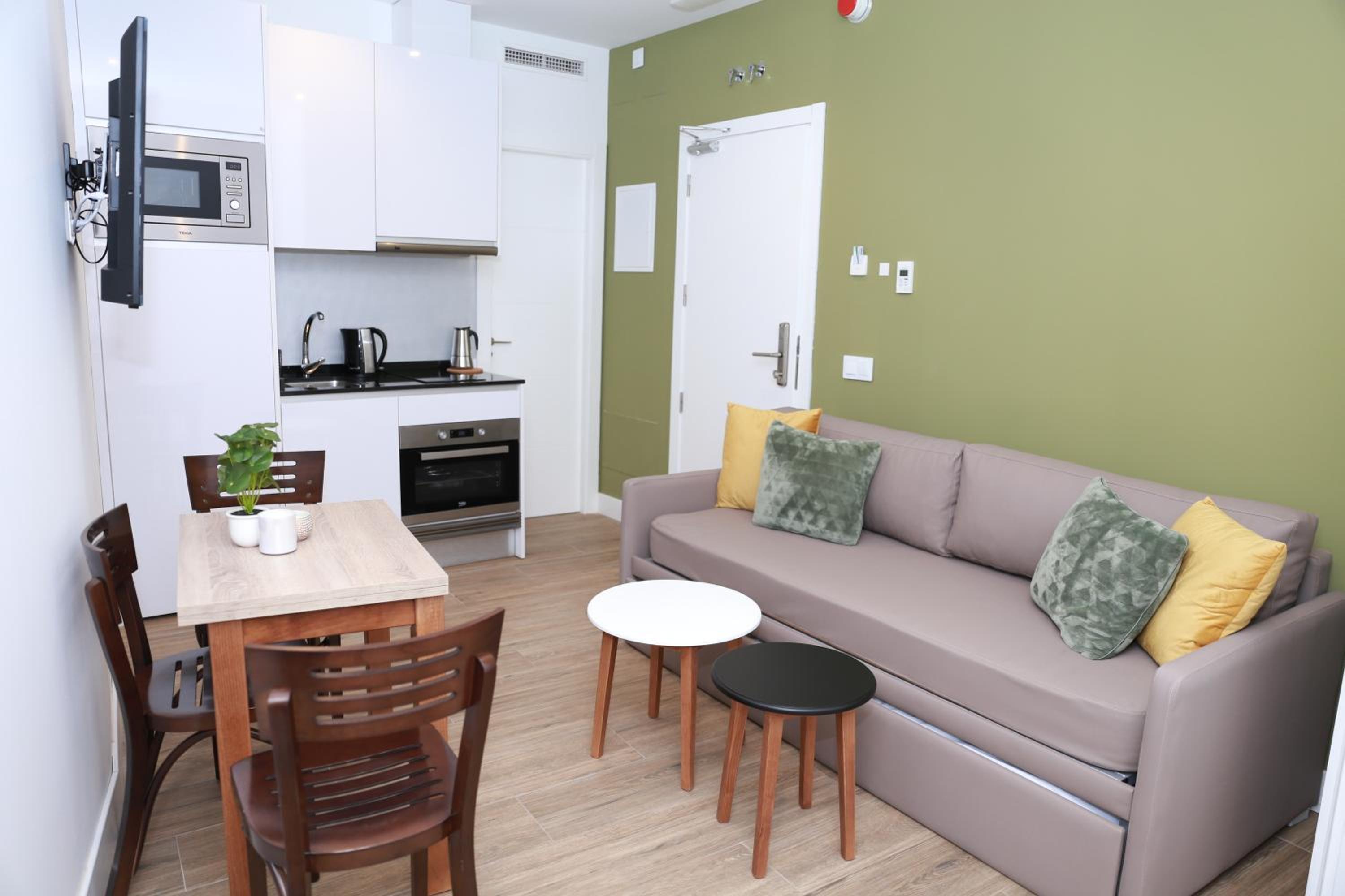 One-Bedroom Apartment - Photo 1