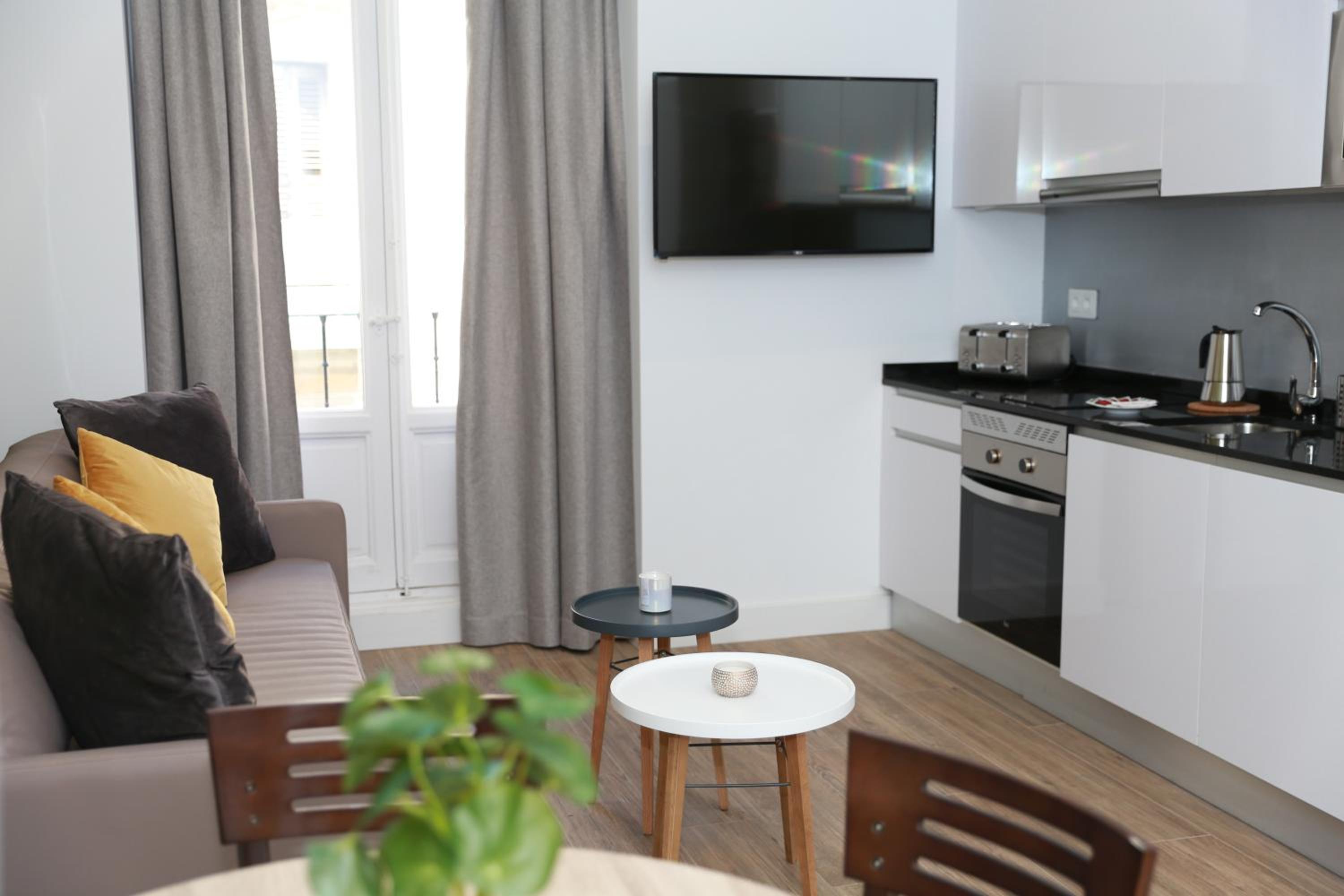 Superior Apartment - Photo 6