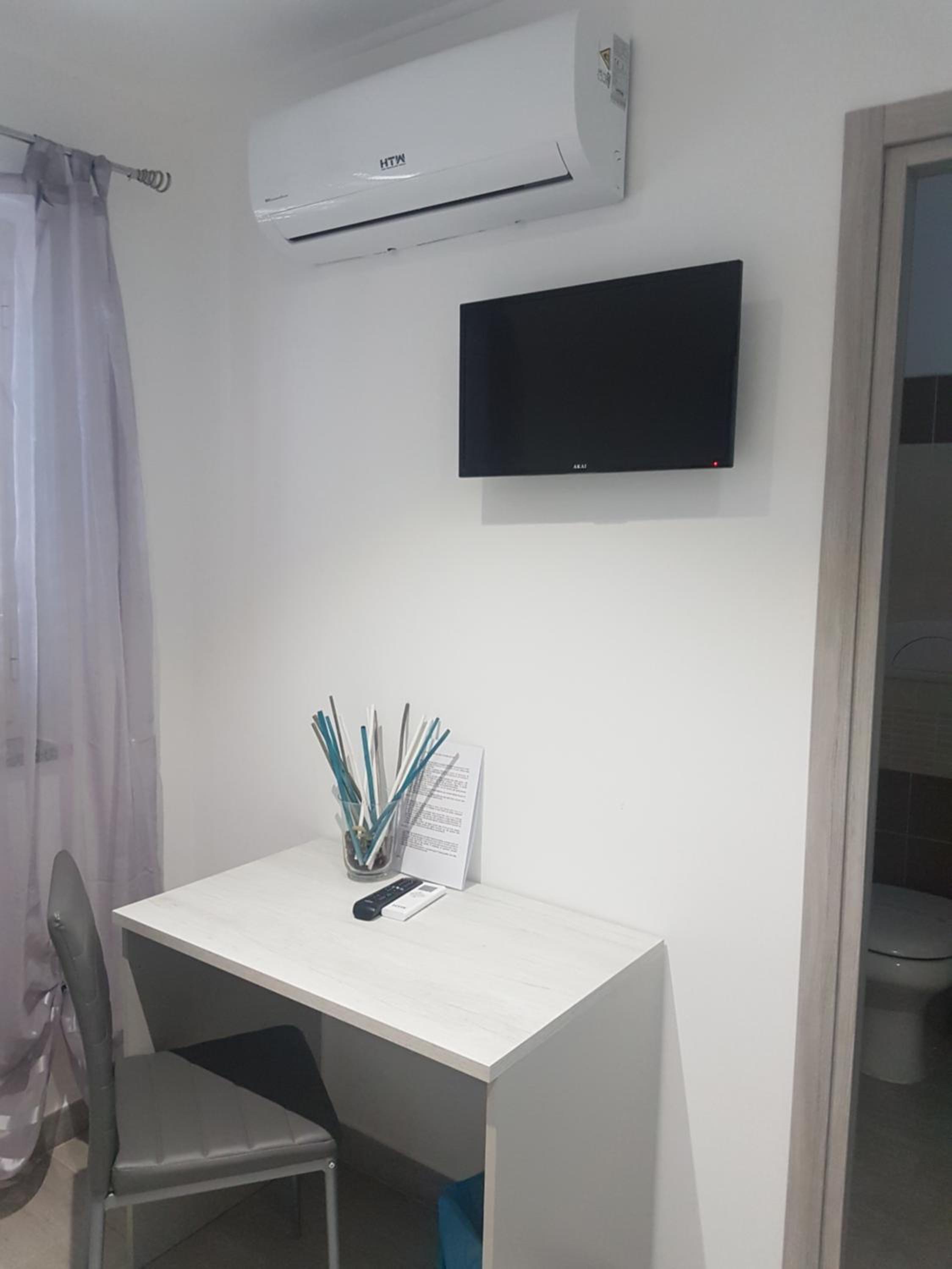 Deluxe Room - Photo 5