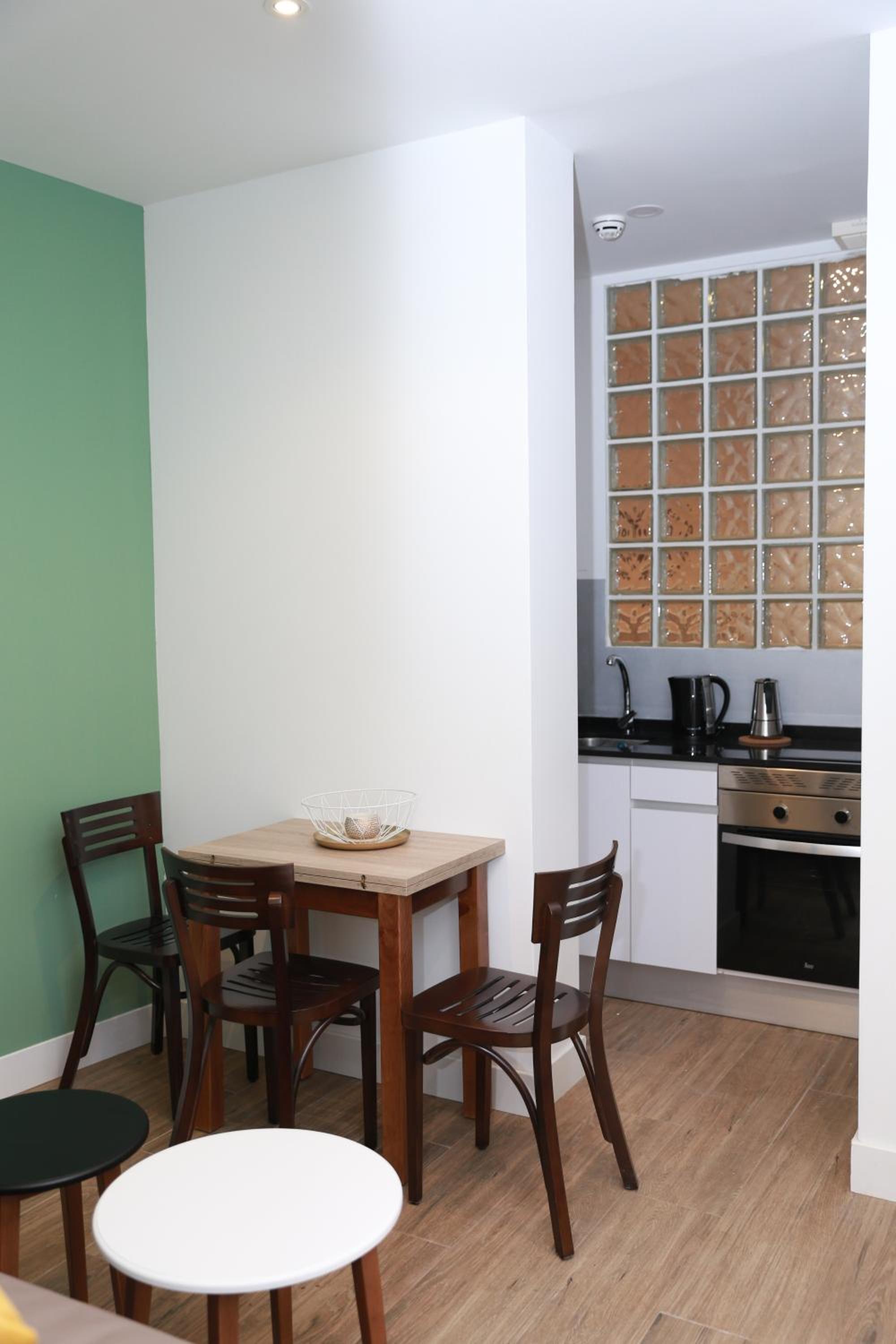 Studio Apartment - Photo 5