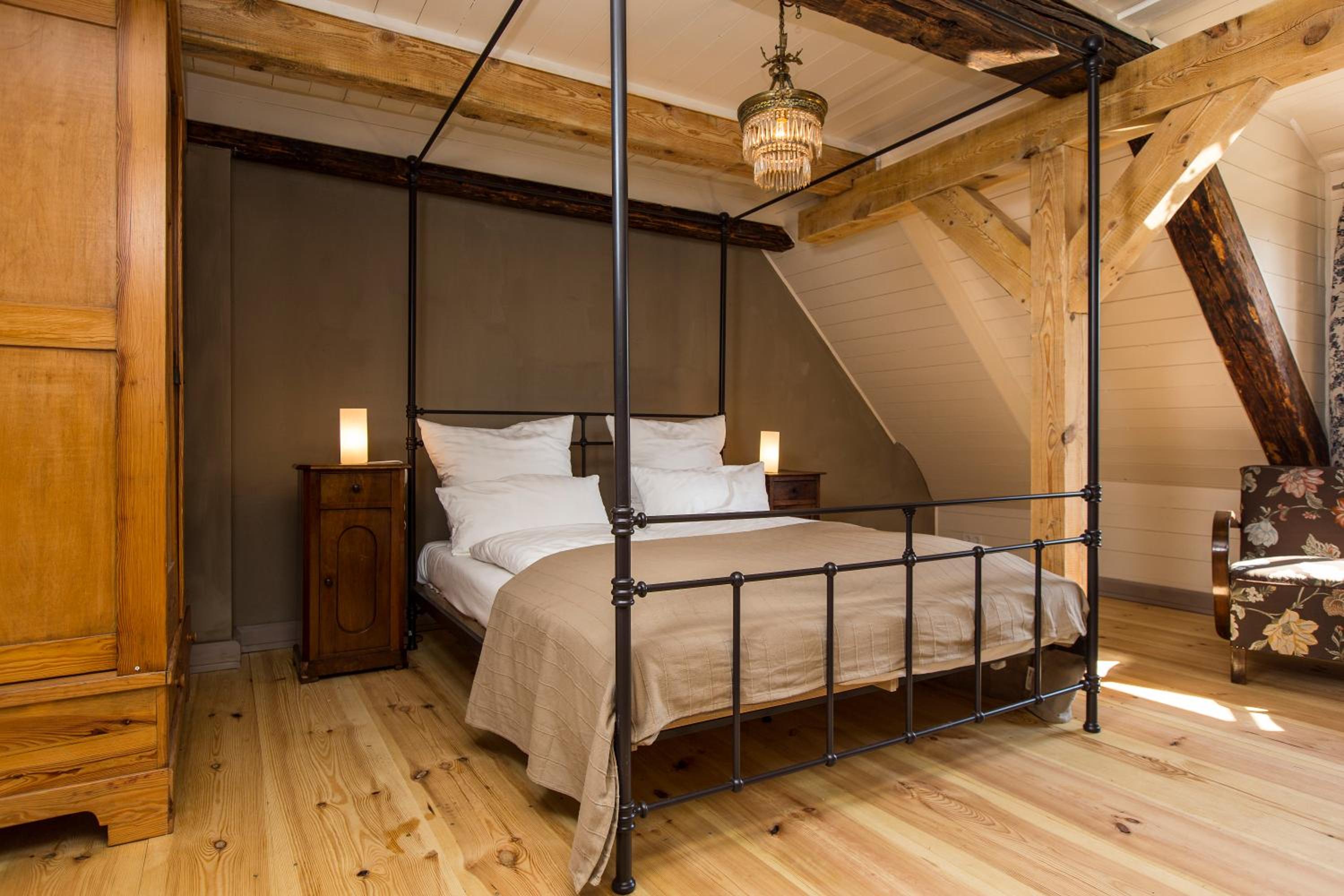 Deluxe Double Room with Shower