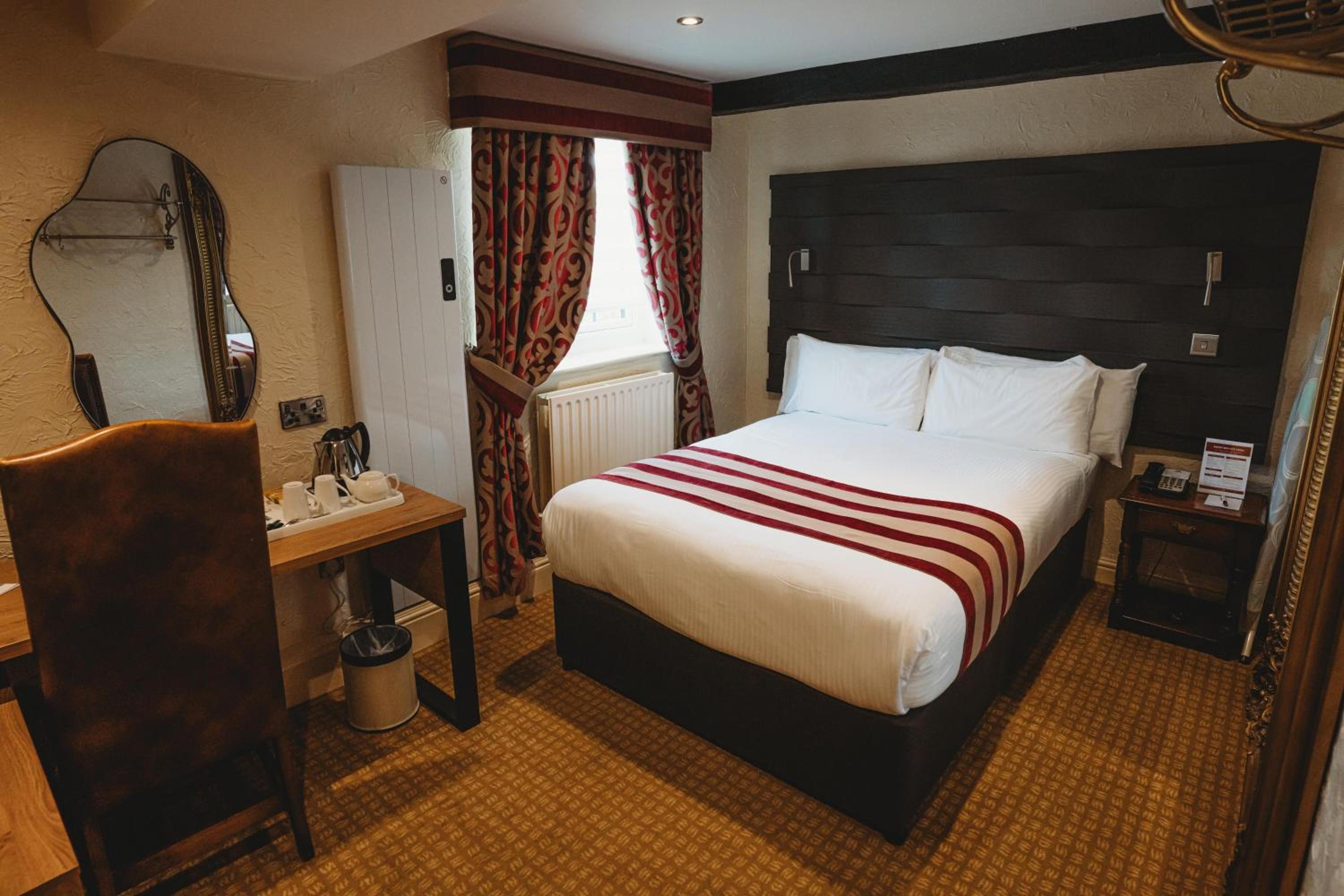 Standard Double Room - Small Room/Non-Smoking