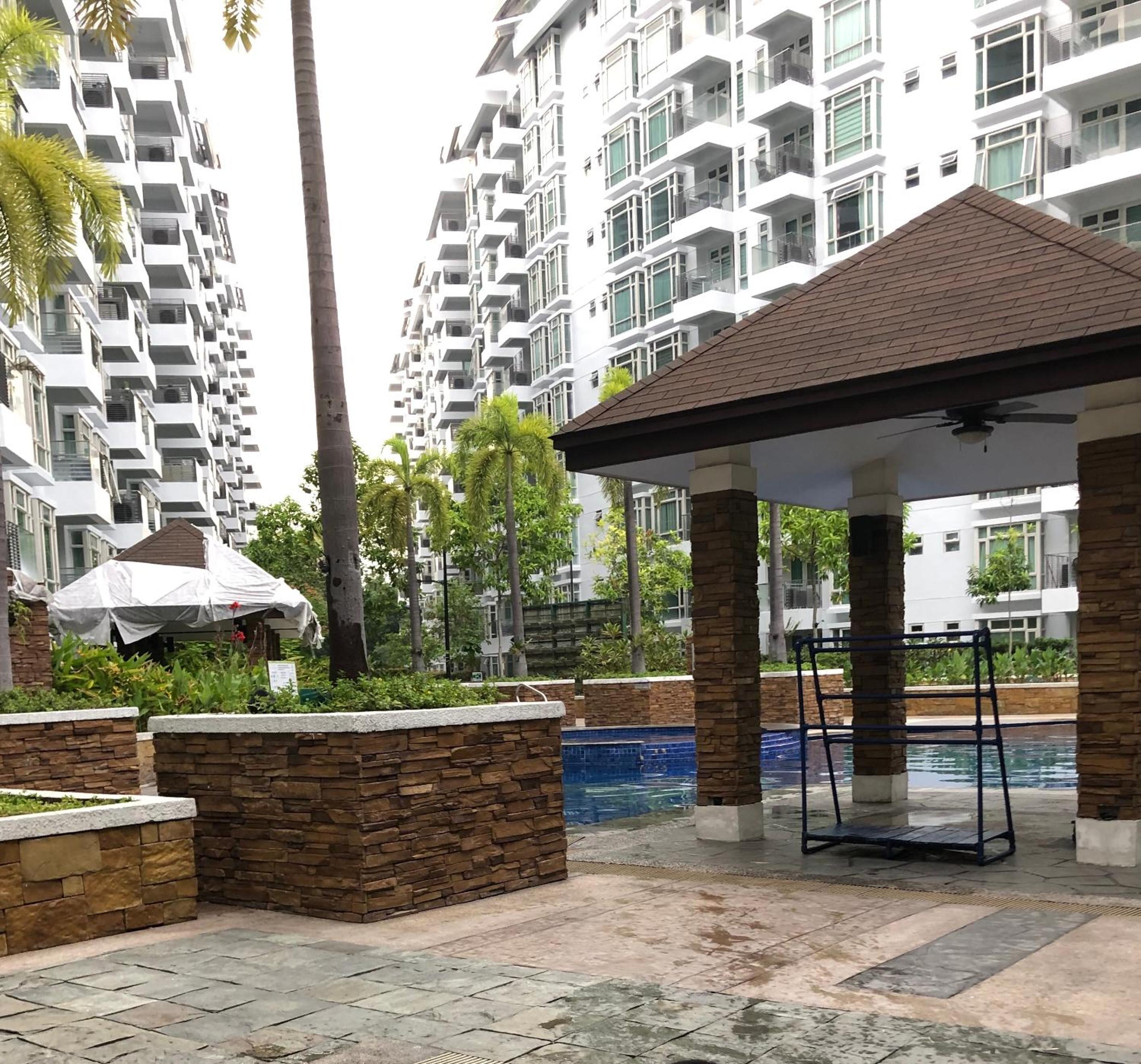 Apartment with Balcony - Photo 11
