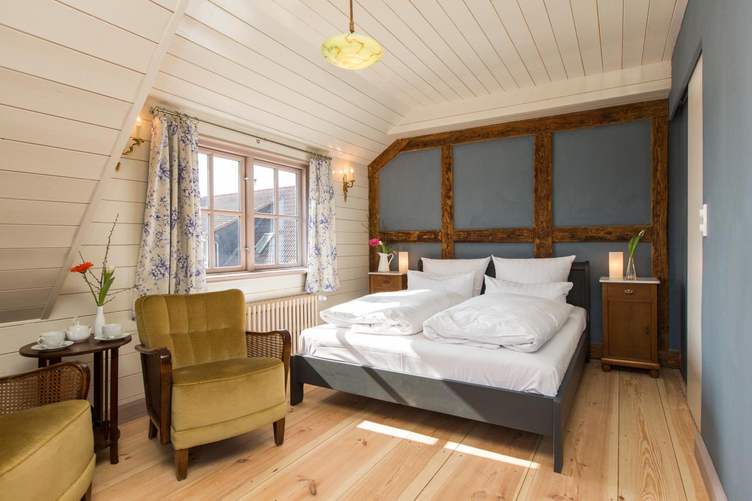 Deluxe Double Room with Shower