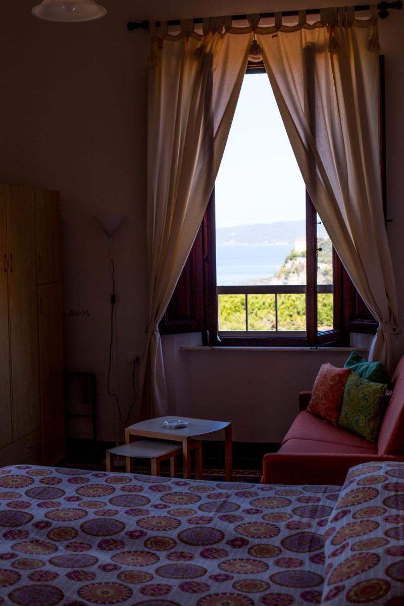 Triple Room with Bathroom - Photo 3
