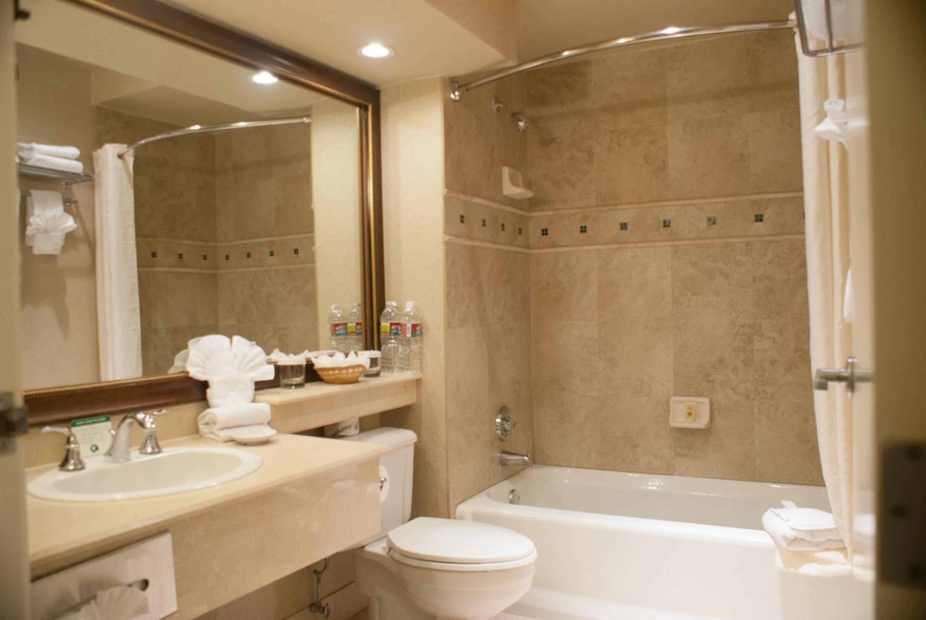 King Room with City View - Photo 7