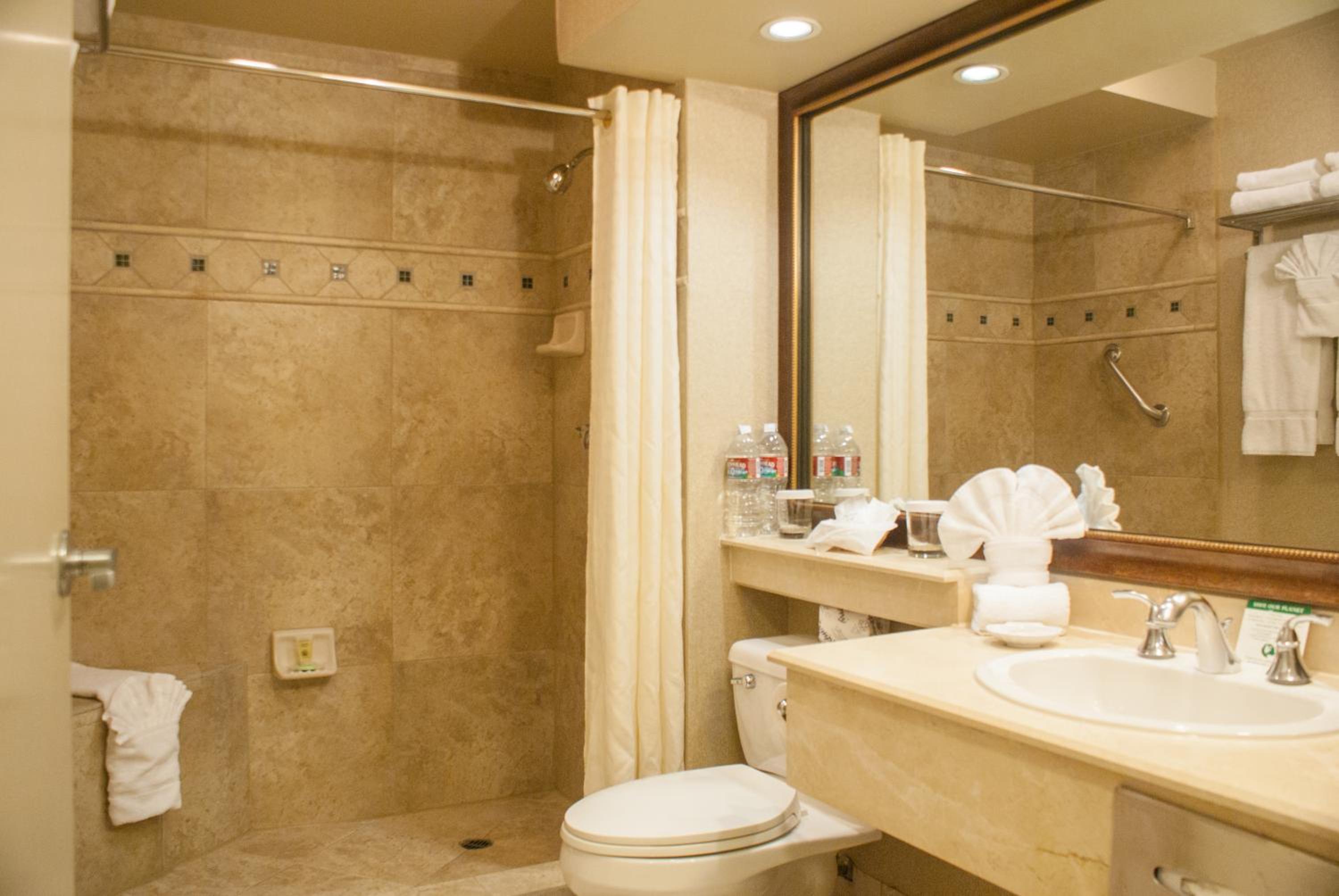 Double Room with City View - Photo 3