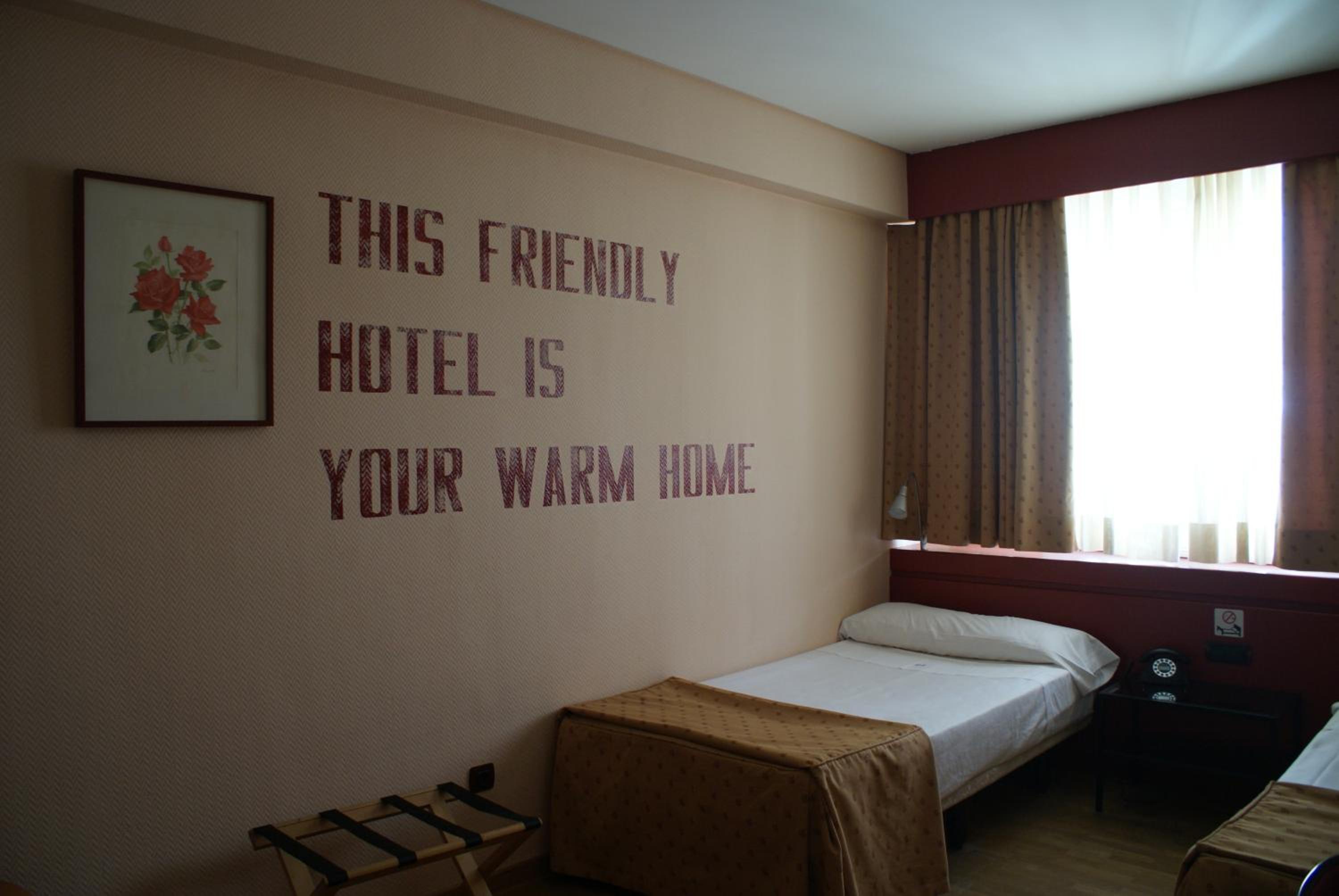 Twin Room with View - Photo 11