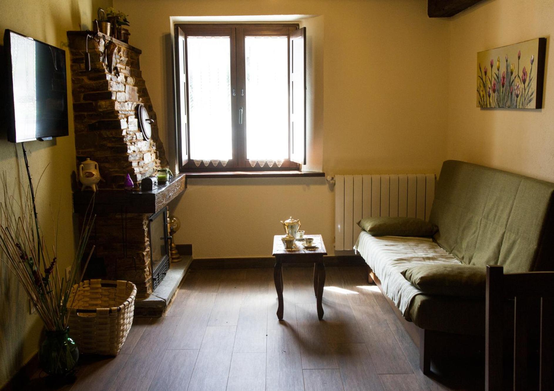One-Bedroom Apartment - Photo 1