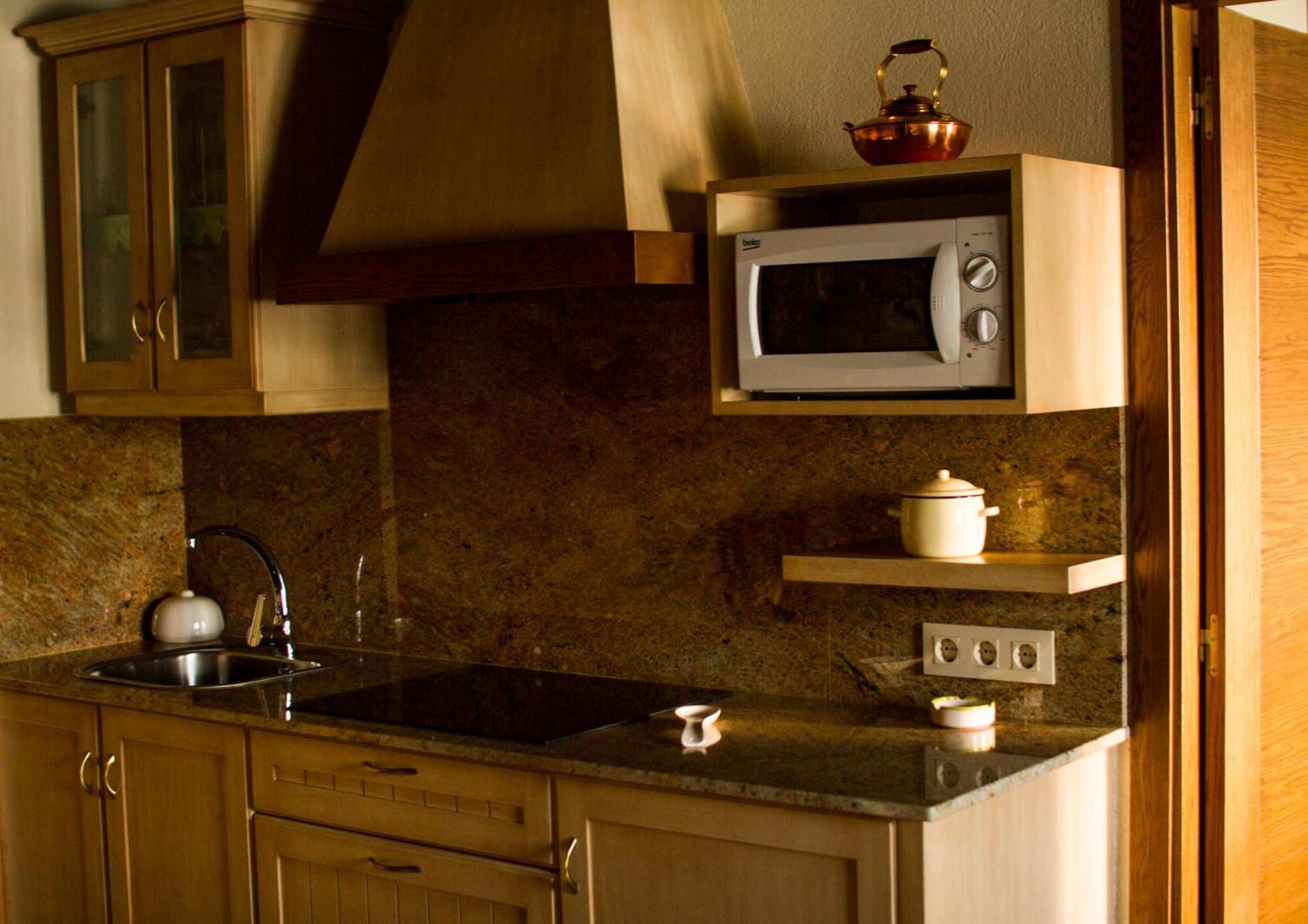 One-Bedroom Apartment - Photo 2