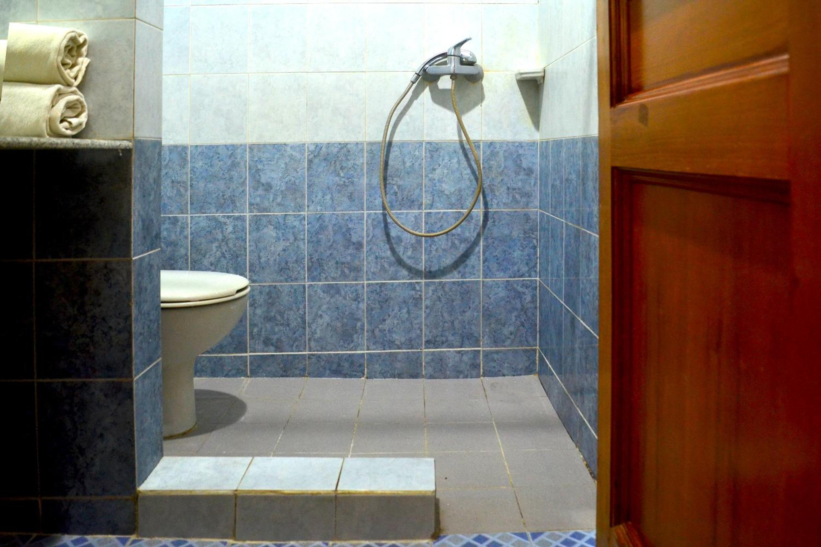 Standard Twin Room - Photo 5