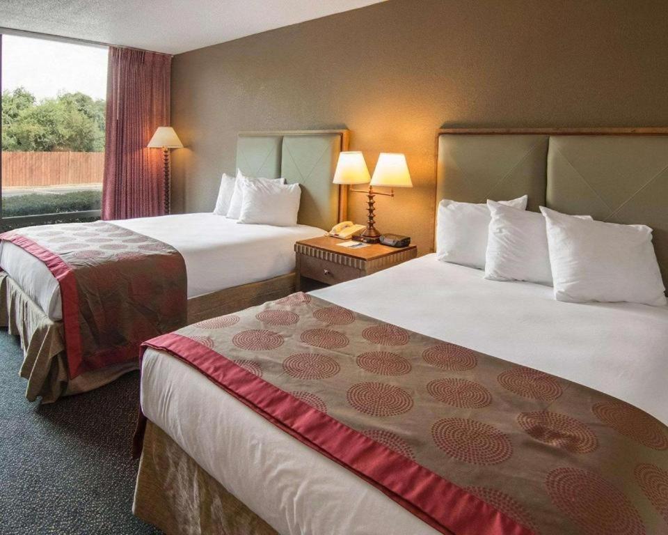 Deluxe Queen Room with Two Queen Beds - Photo 1
