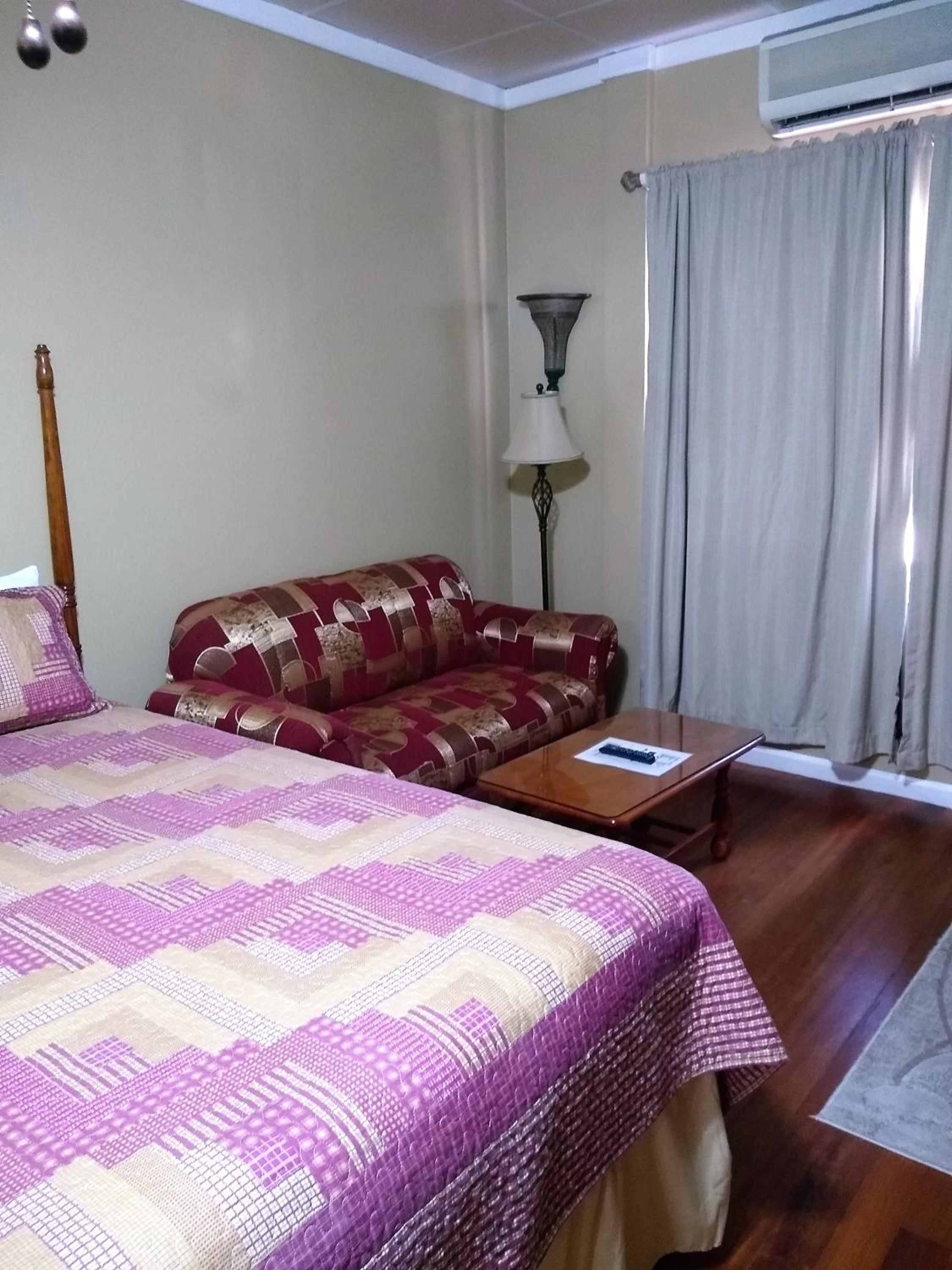 Deluxe Colonial Queen Room - 2 Queen Beds (Verandah Access) - Photo 11