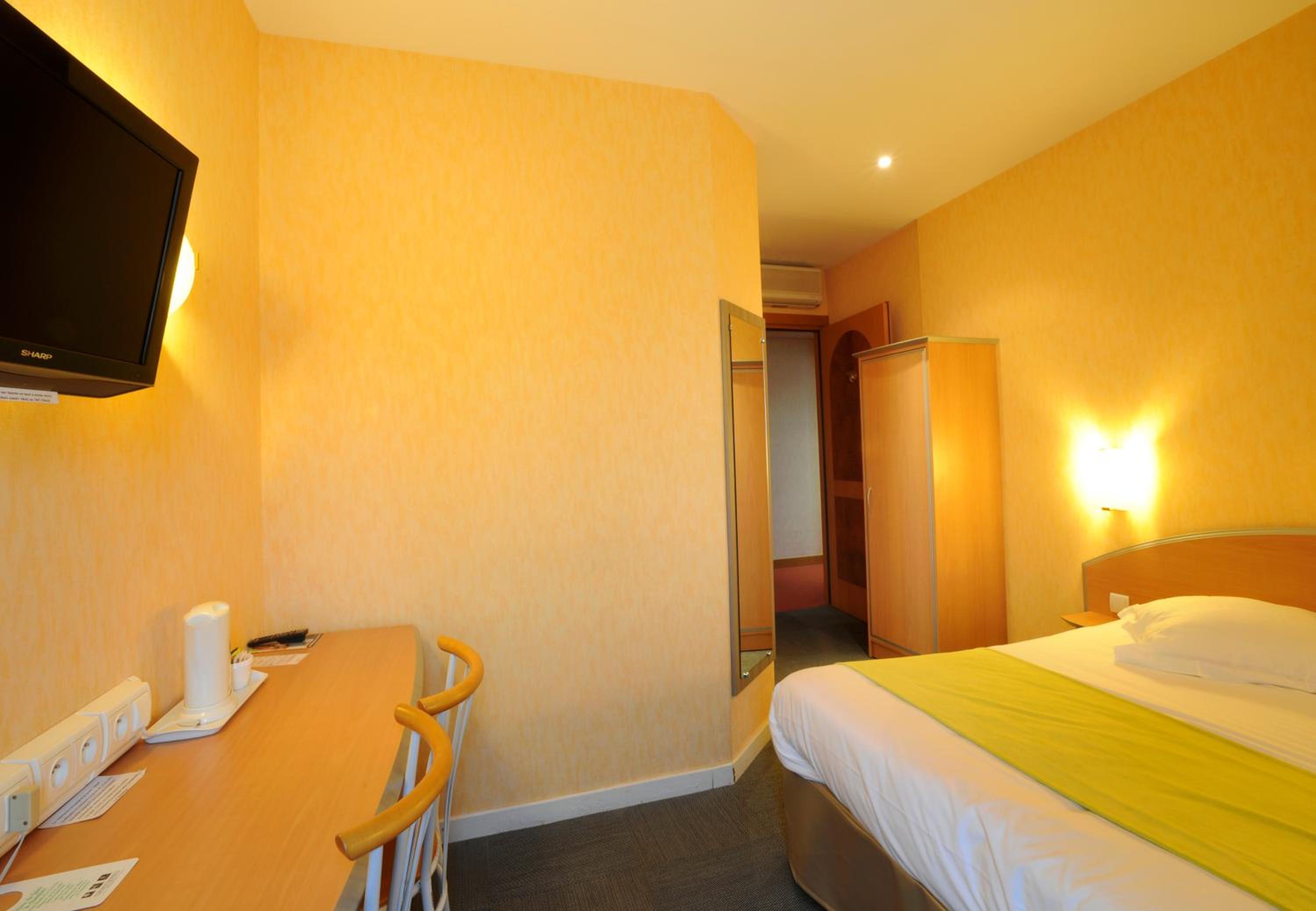 Double Room - Photo 5