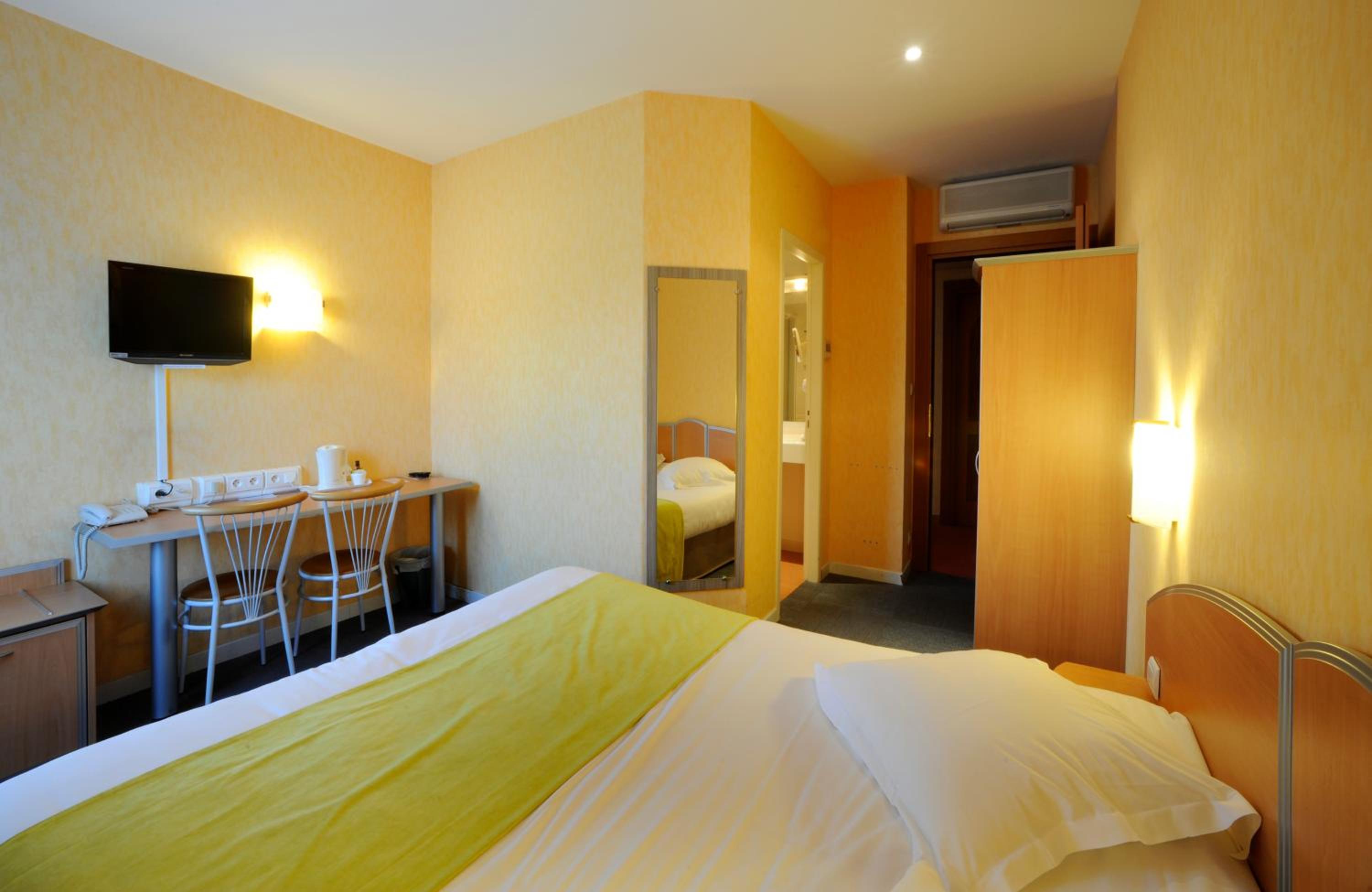 Double Room - Photo 4