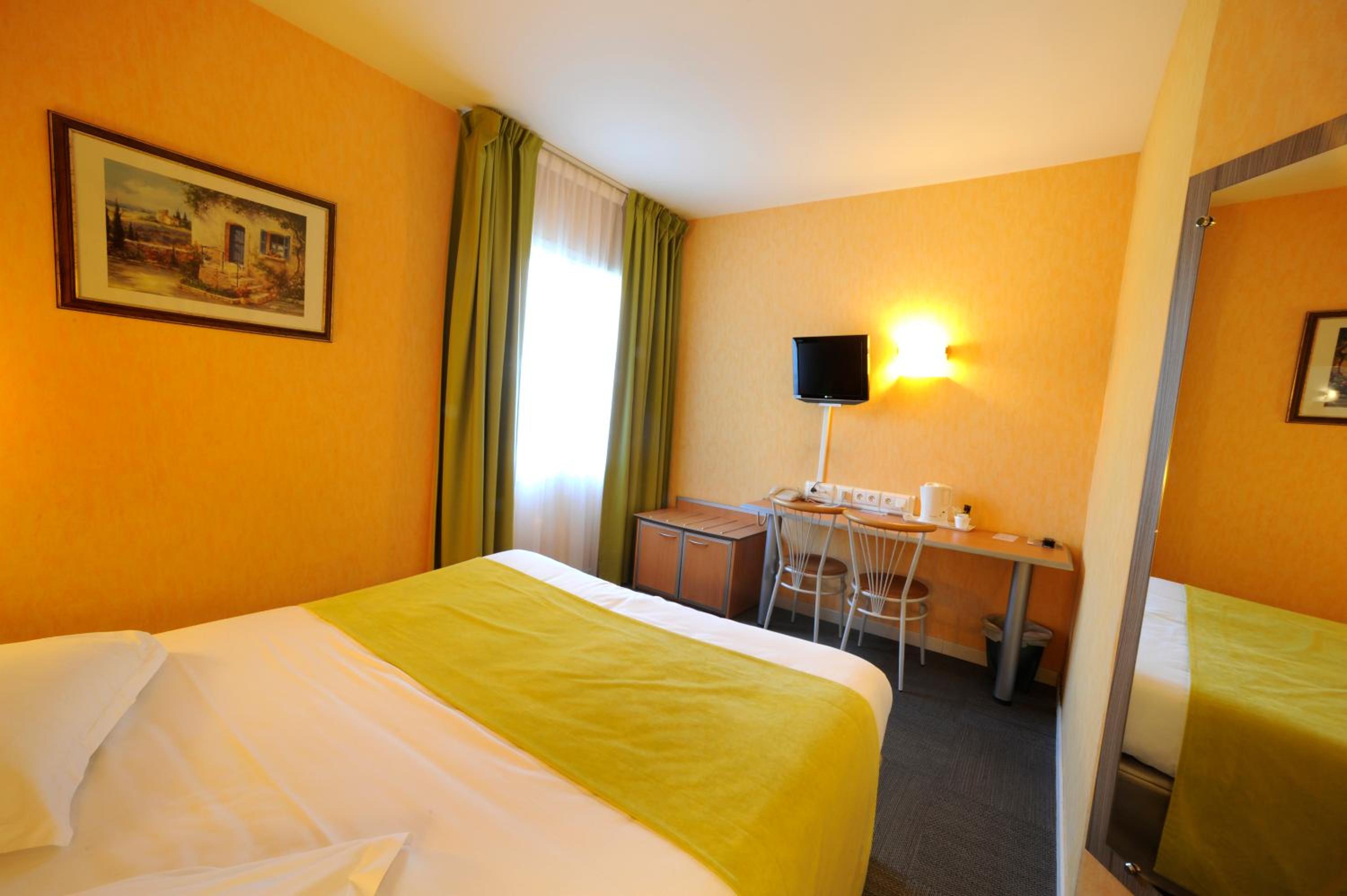 Double Room - Photo 2