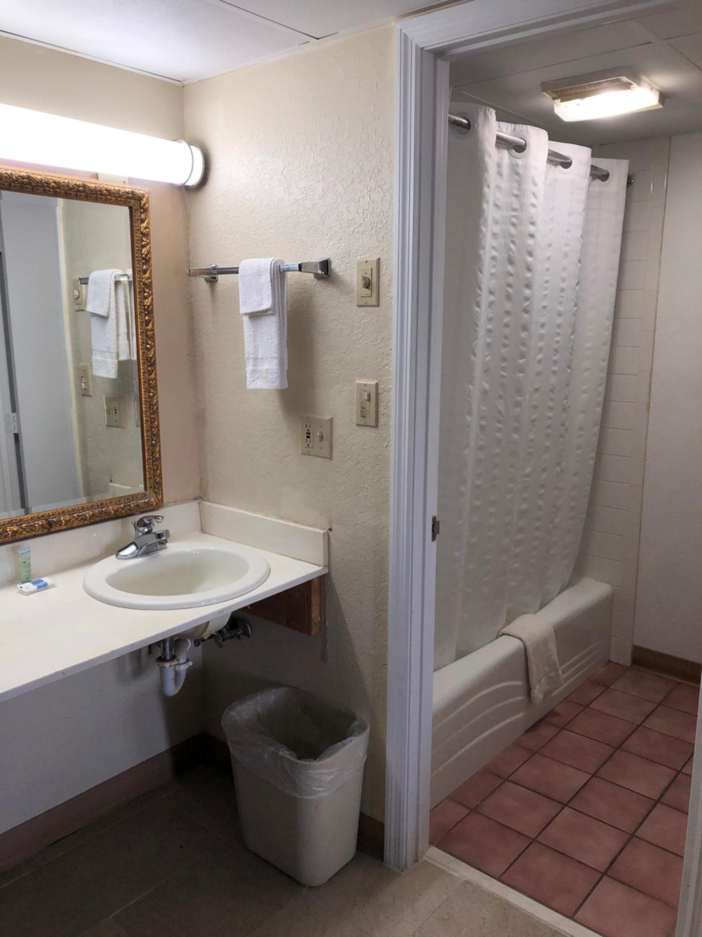 Two Double Beds and Kitchenette - Non-Smoking photo 3