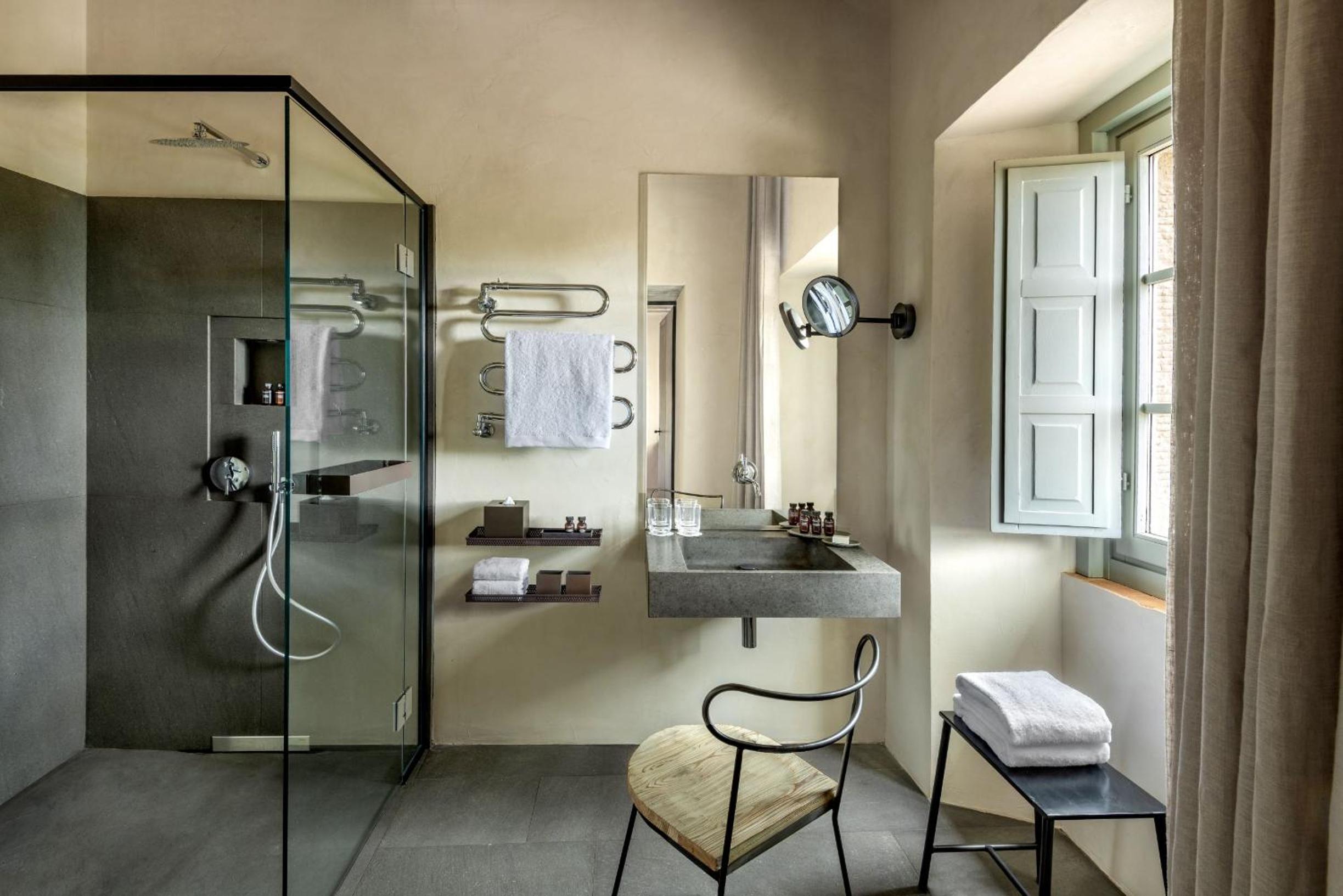 Double or Twin Room with City View photo 3