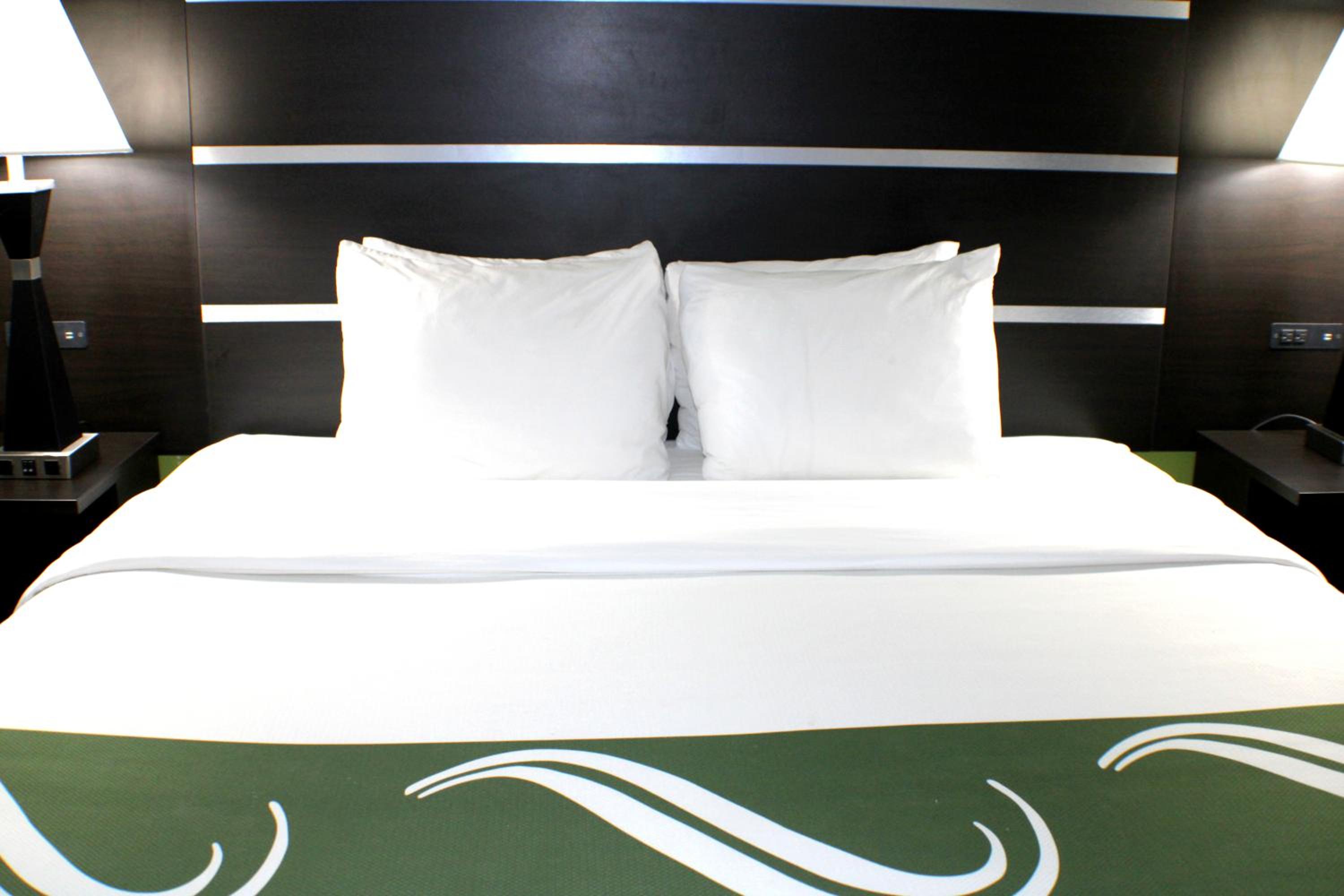 King Room - Non-Smoking photo 1