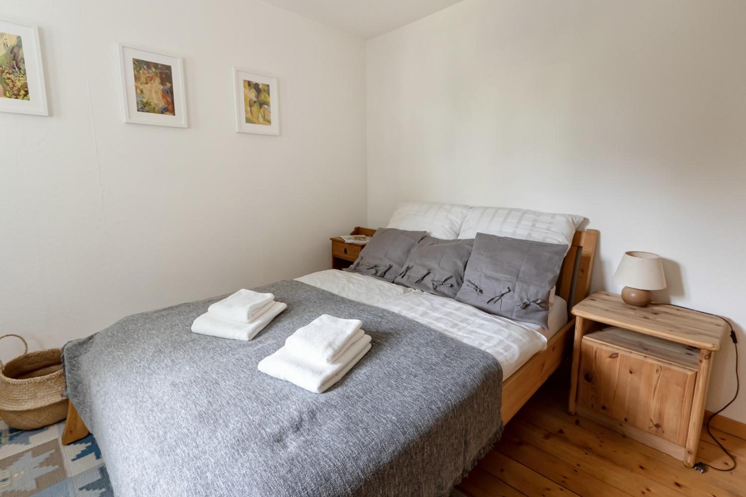 Double Room with Shared Bathroom photo 2