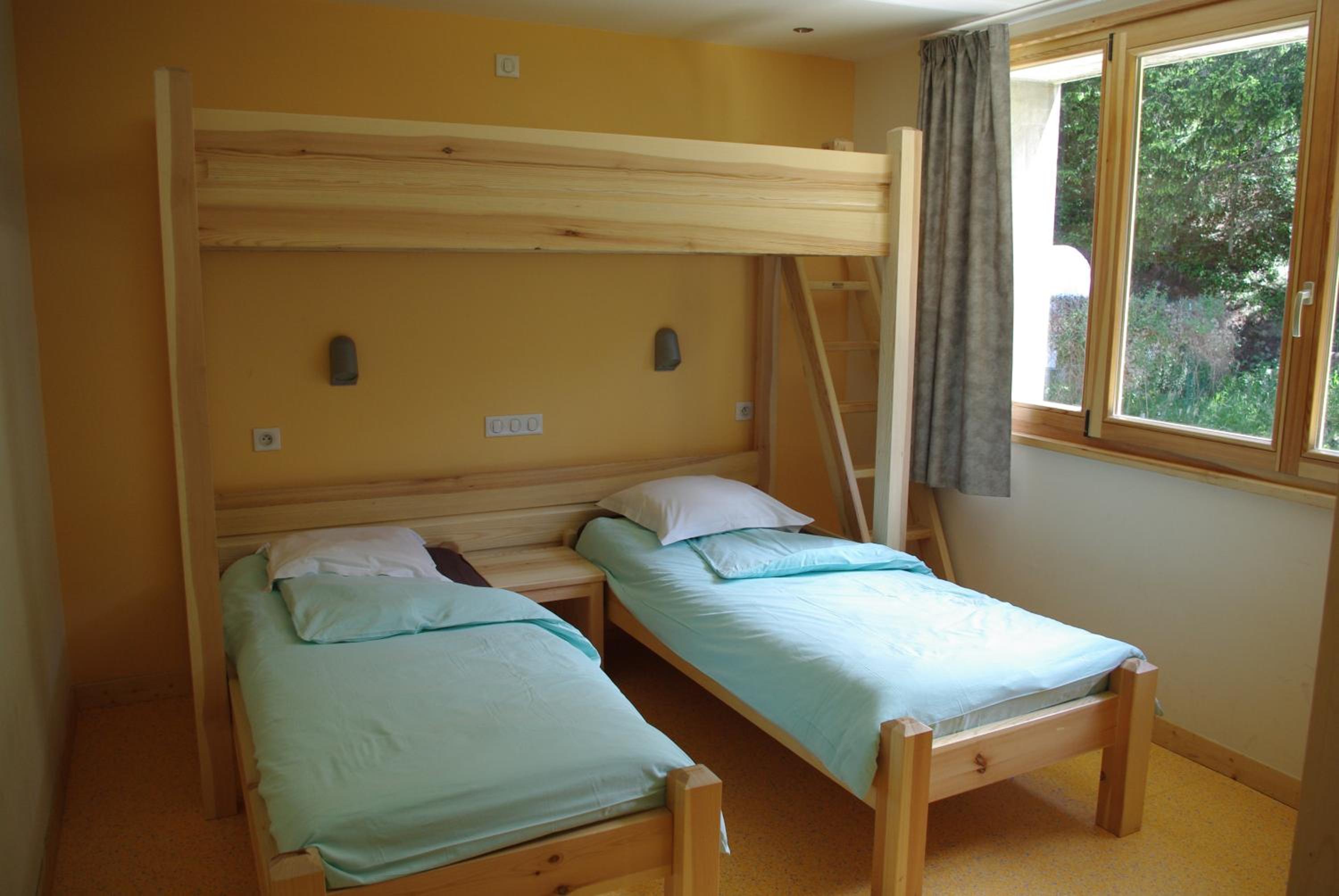 Triple Room with Private Bathroom - Photo 3