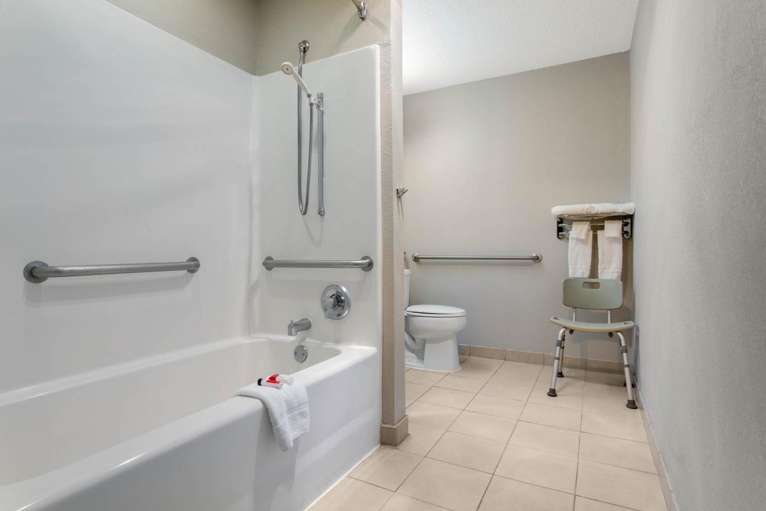 Queen Room - Disability Access/Non-Smoking - Photo 3
