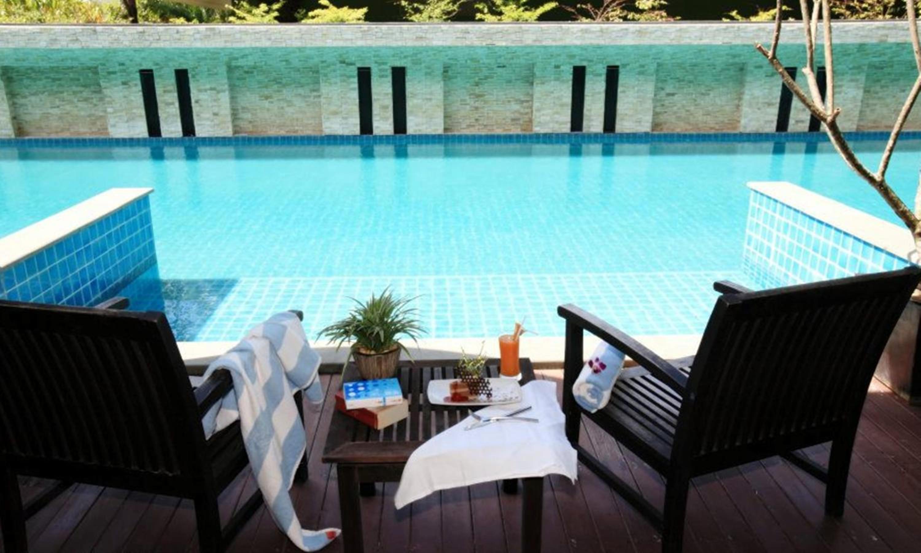 Deluxe Double Room with Pool Access - Photo 2