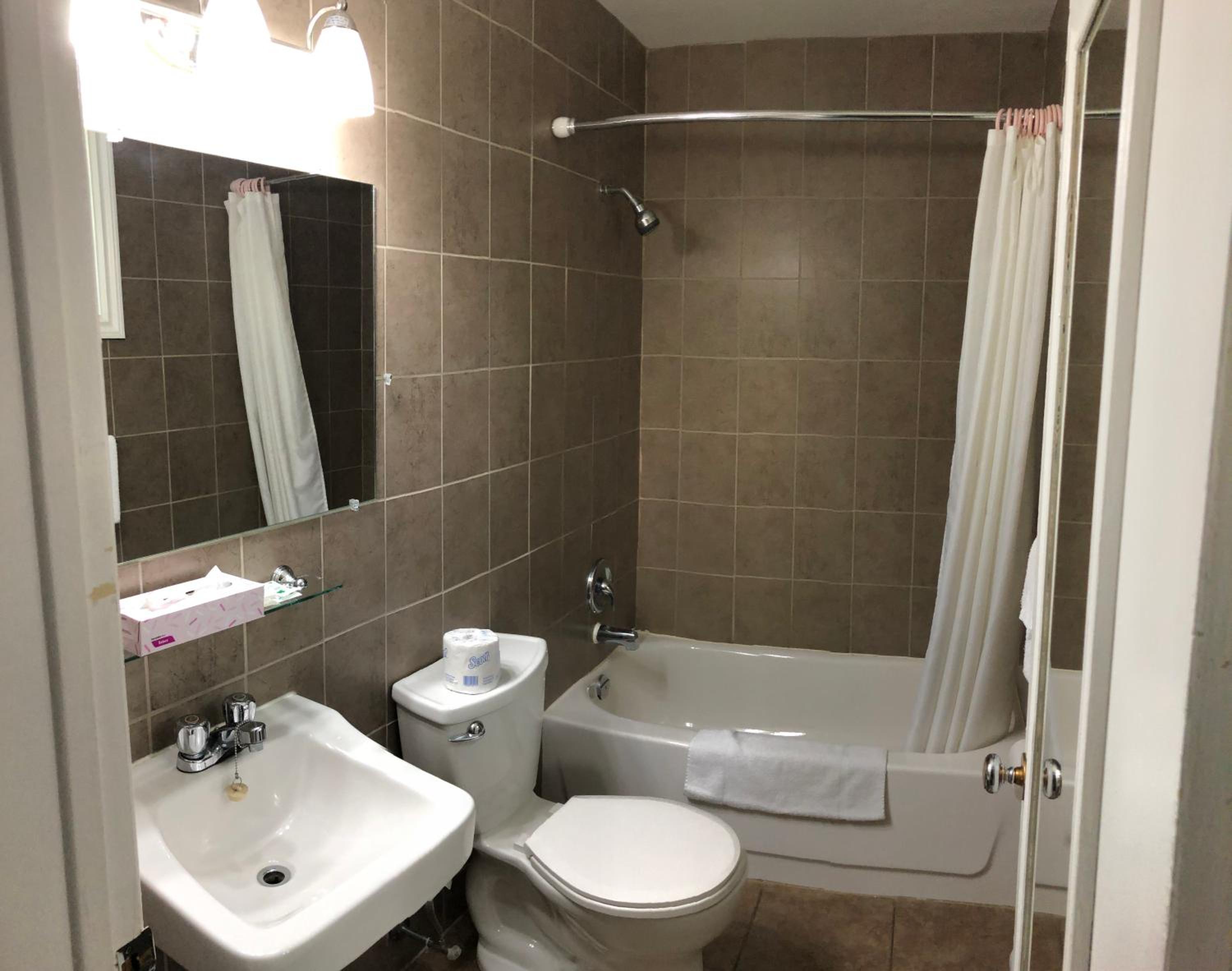 Double Room - Photo 2