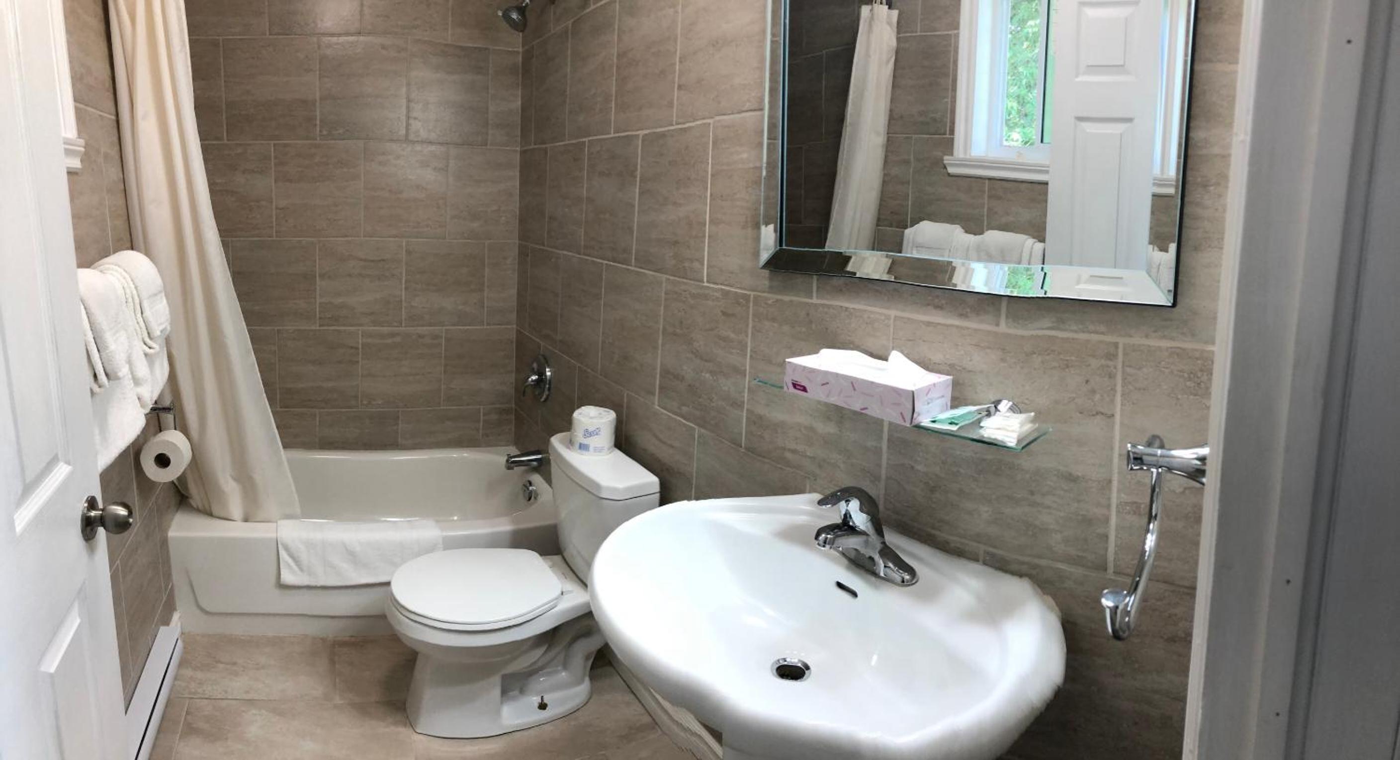 Double Room - Photo 18