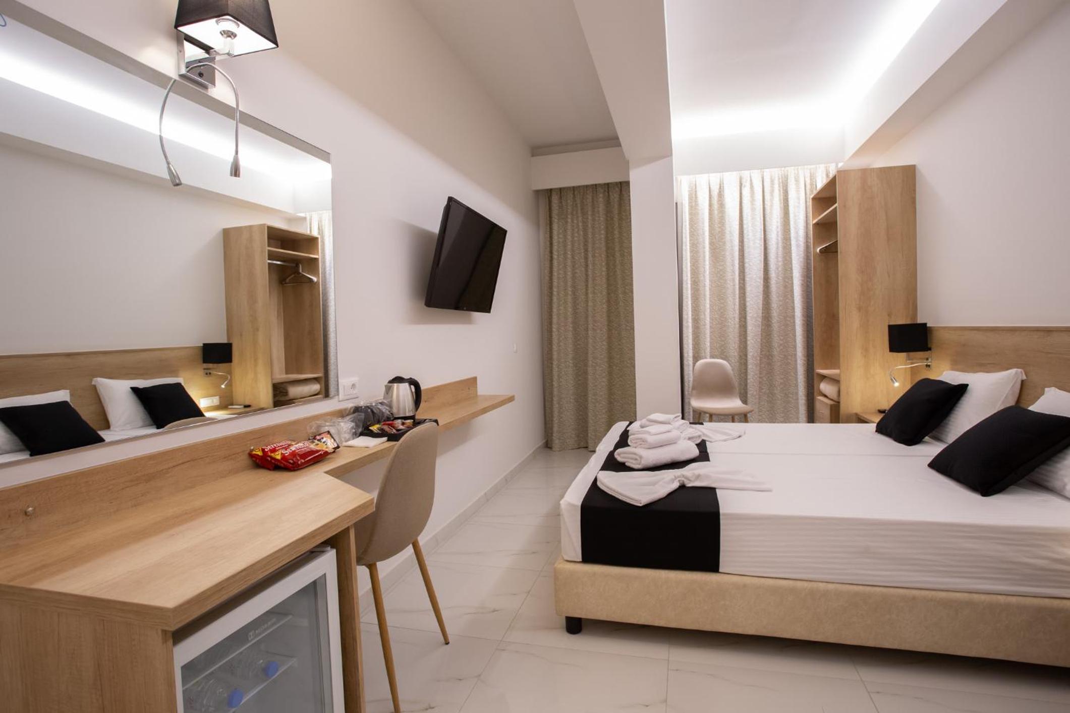 Double or Twin Room - Photo 5