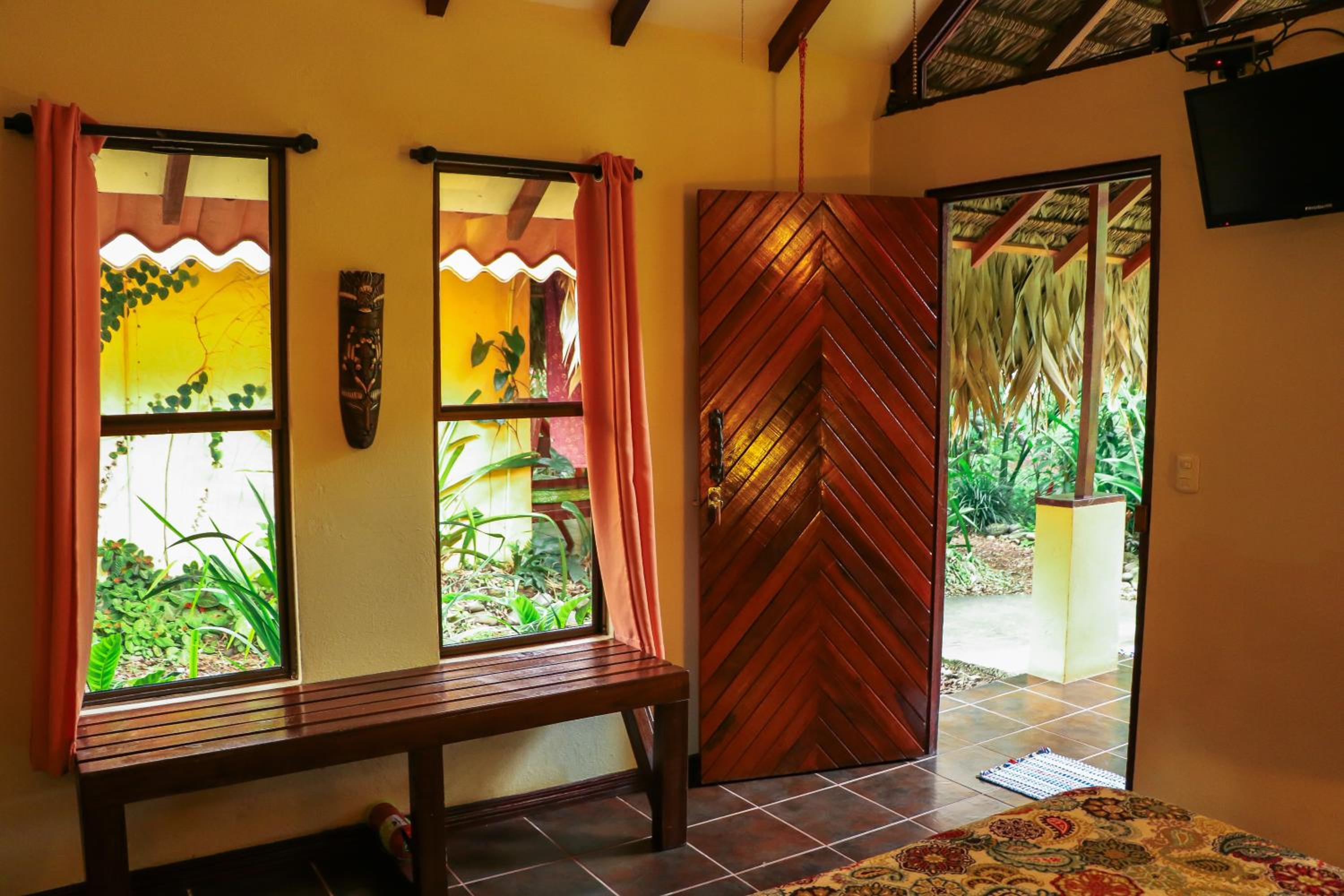 Deluxe Bungalow with Garden View - Photo 2