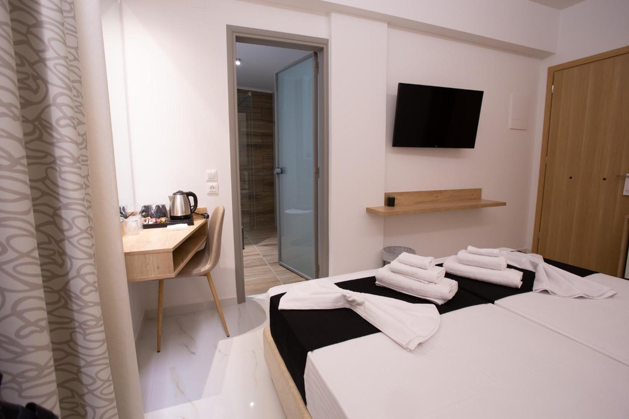 Double or Twin Room - Photo 9