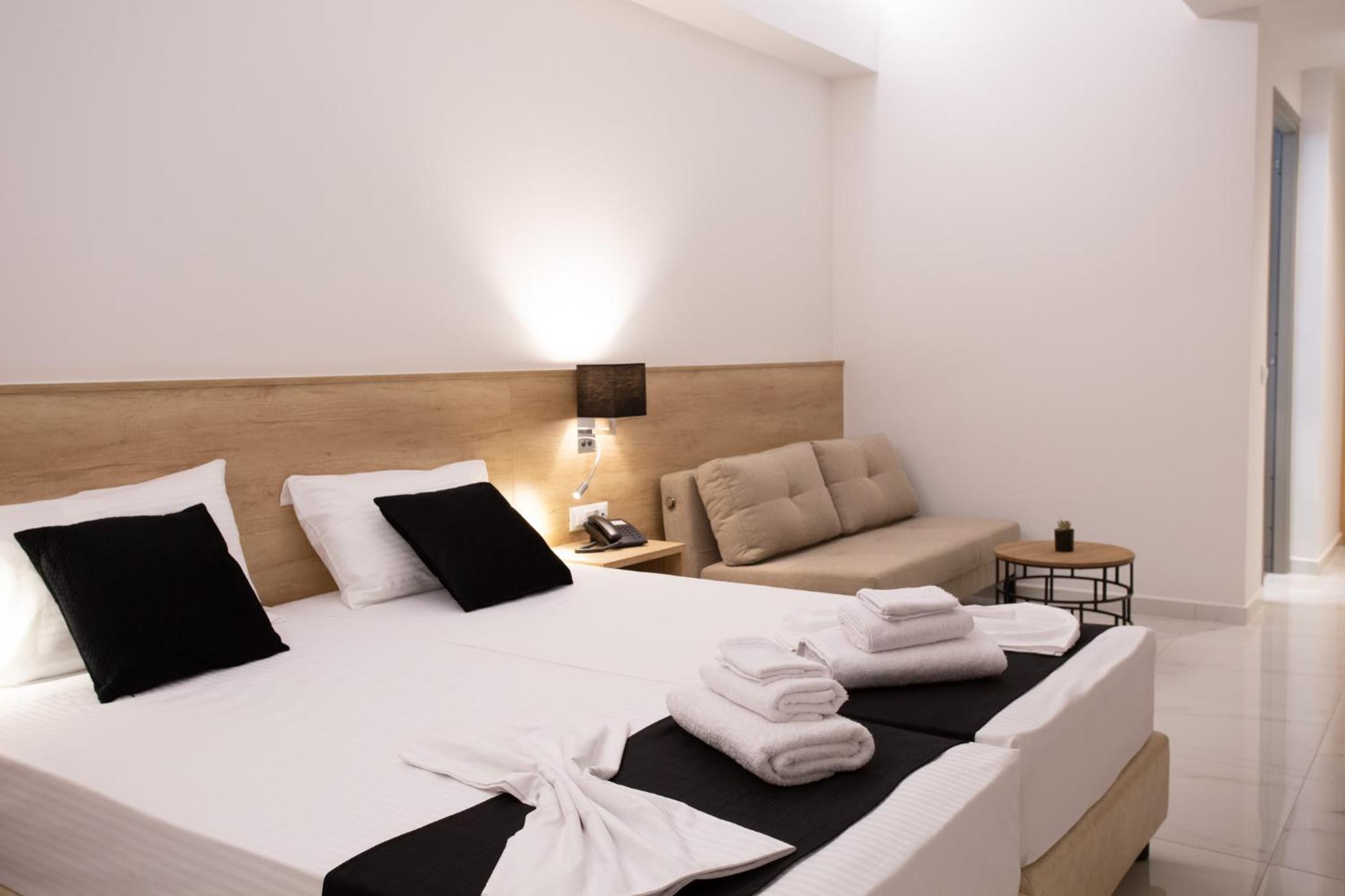Double or Twin Room - Photo 4