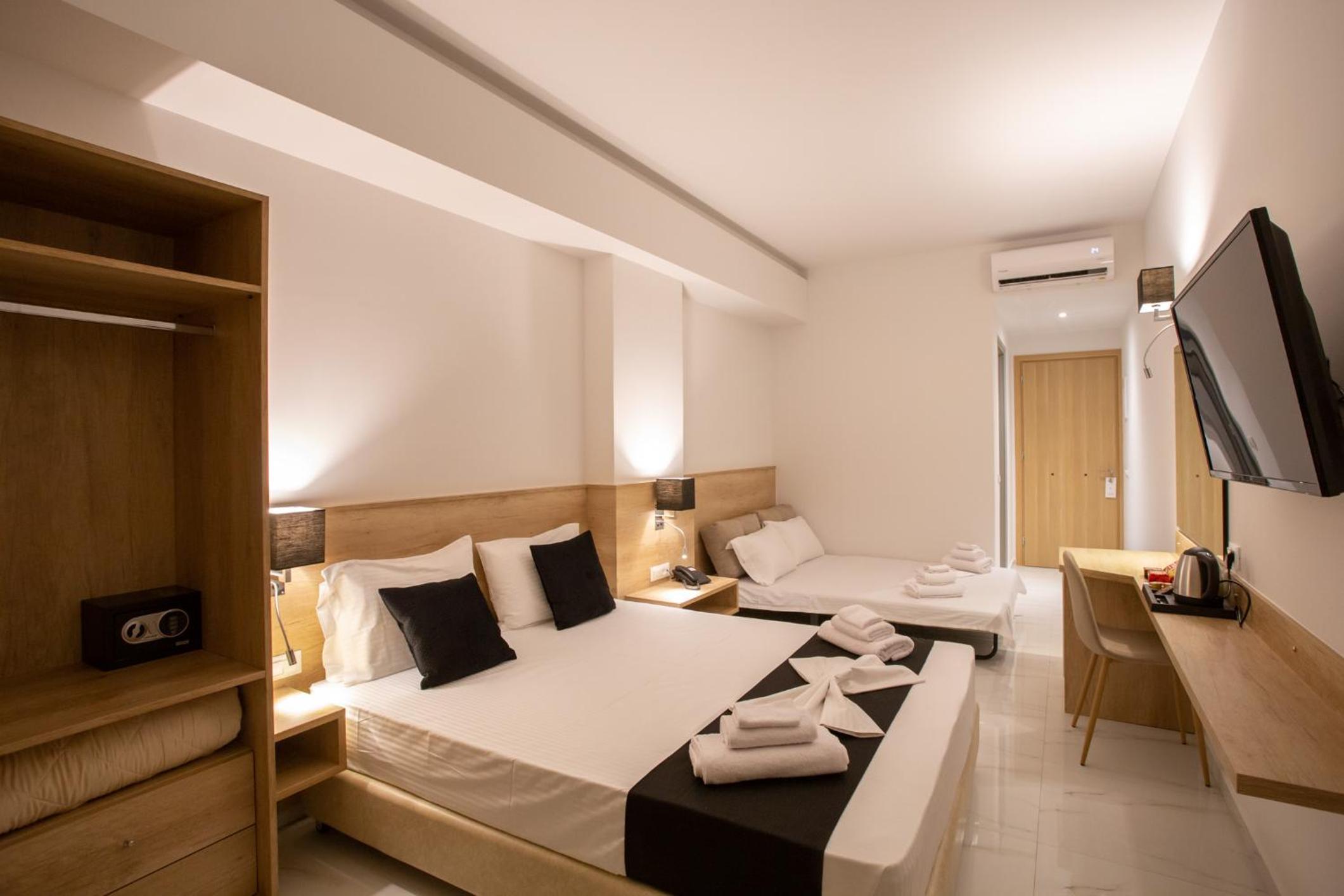Quadruple Room - Photo 5