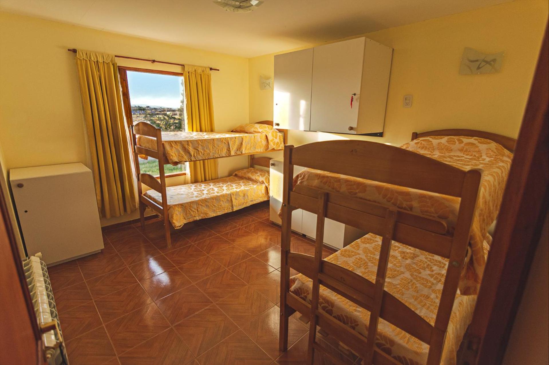 Twin Room with Private Bathroom photo 2