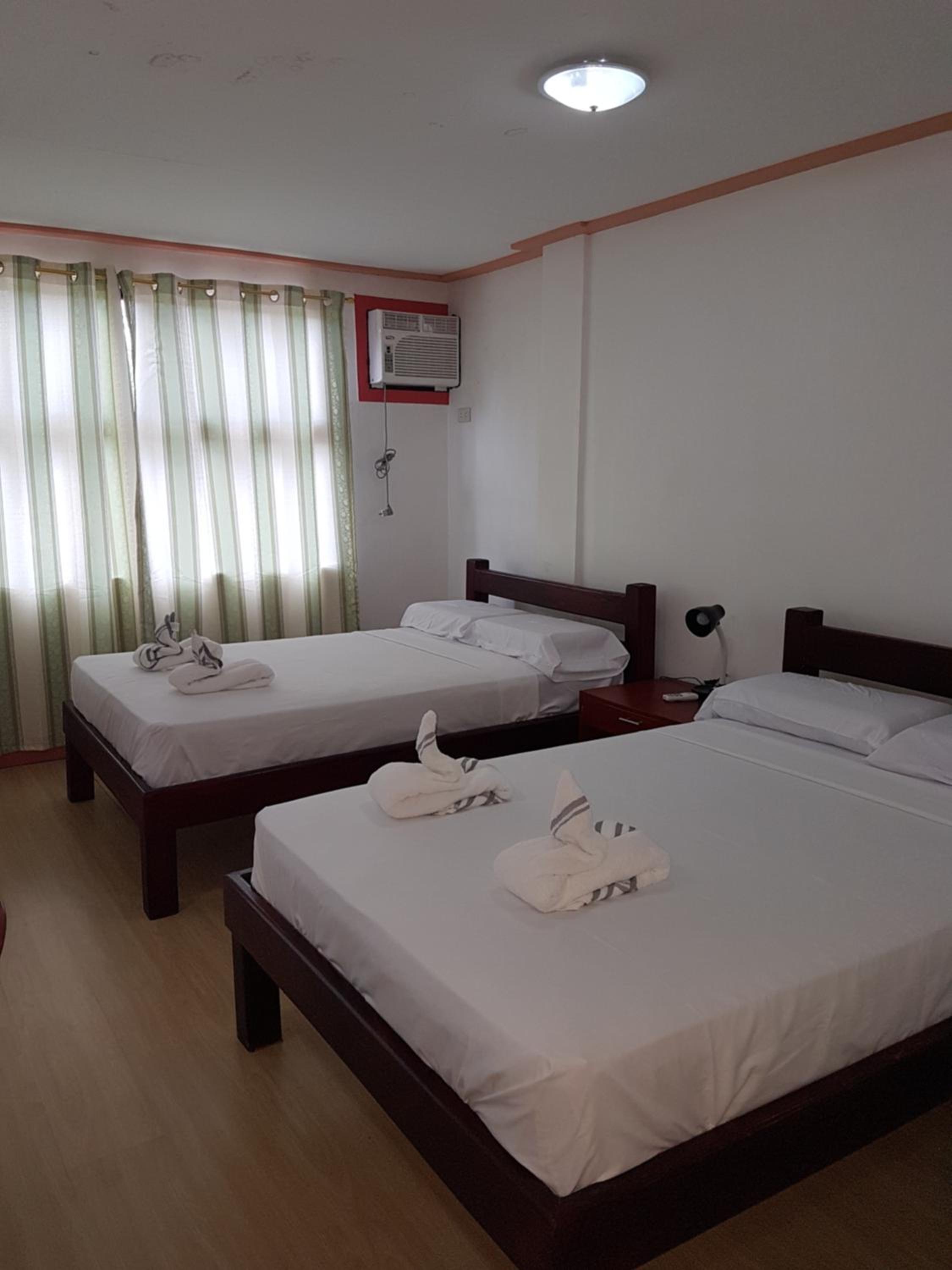 Deluxe Family Suite - Photo 1