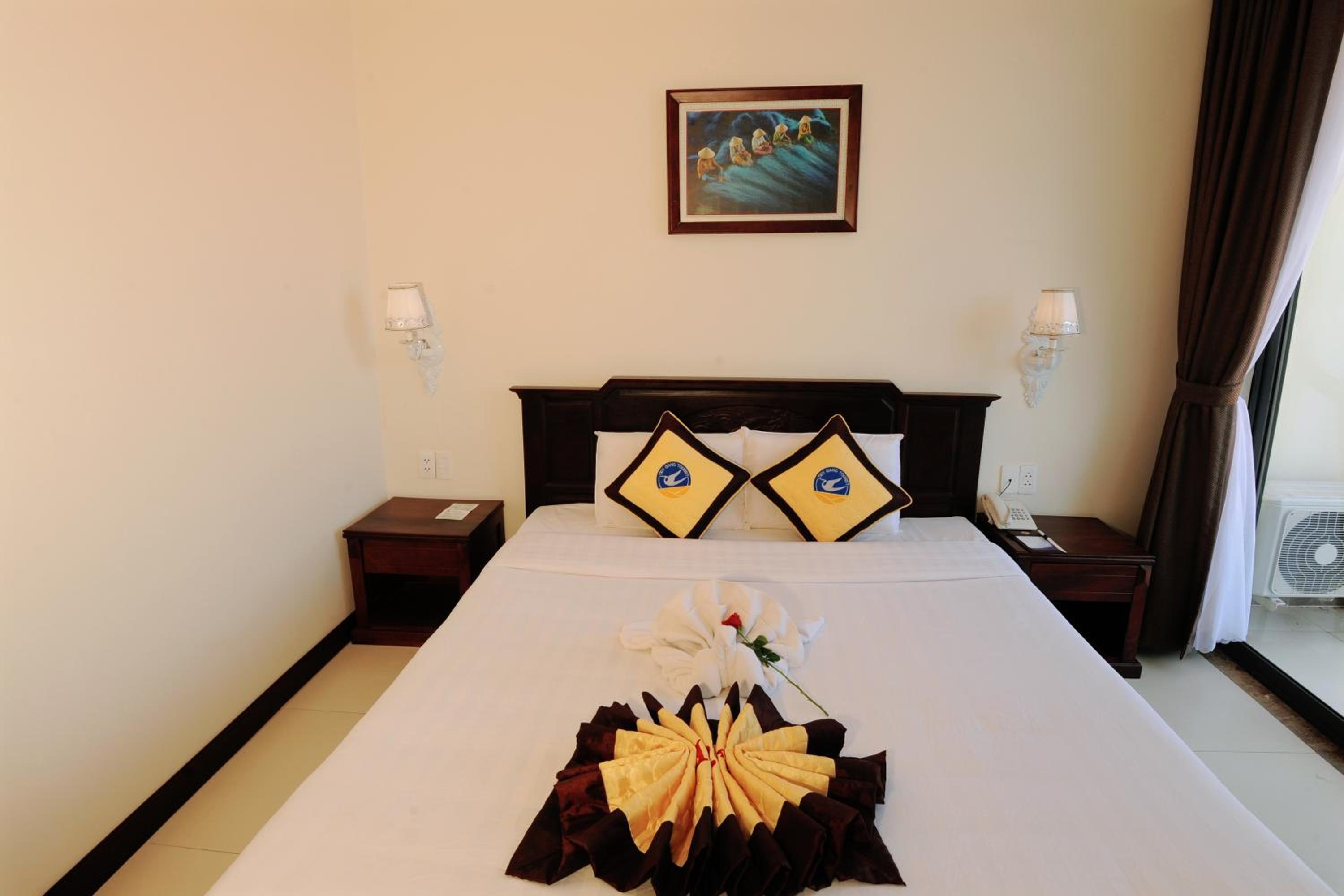 Deluxe Family Room - Photo 3