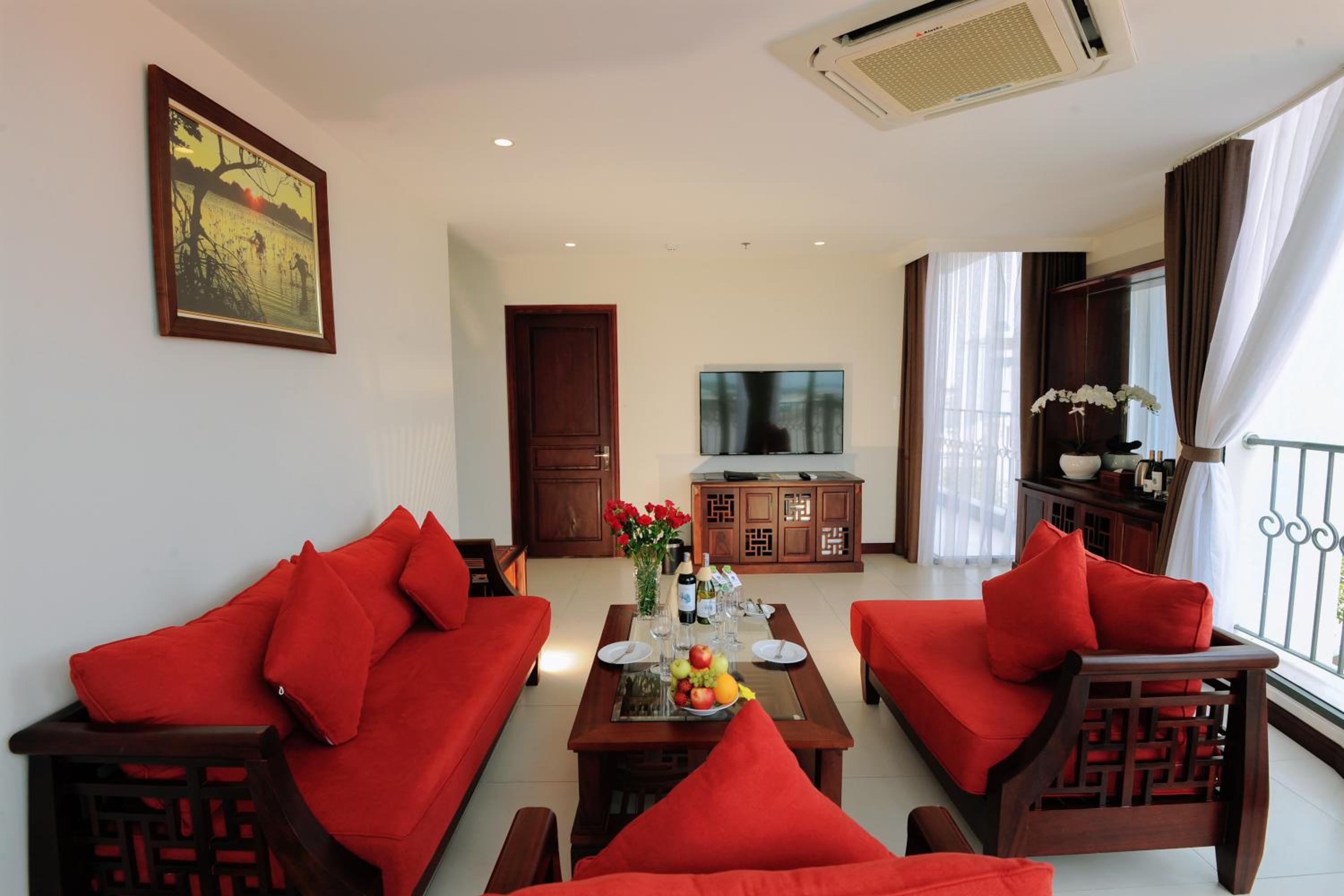 Deluxe Family Room - Photo 8