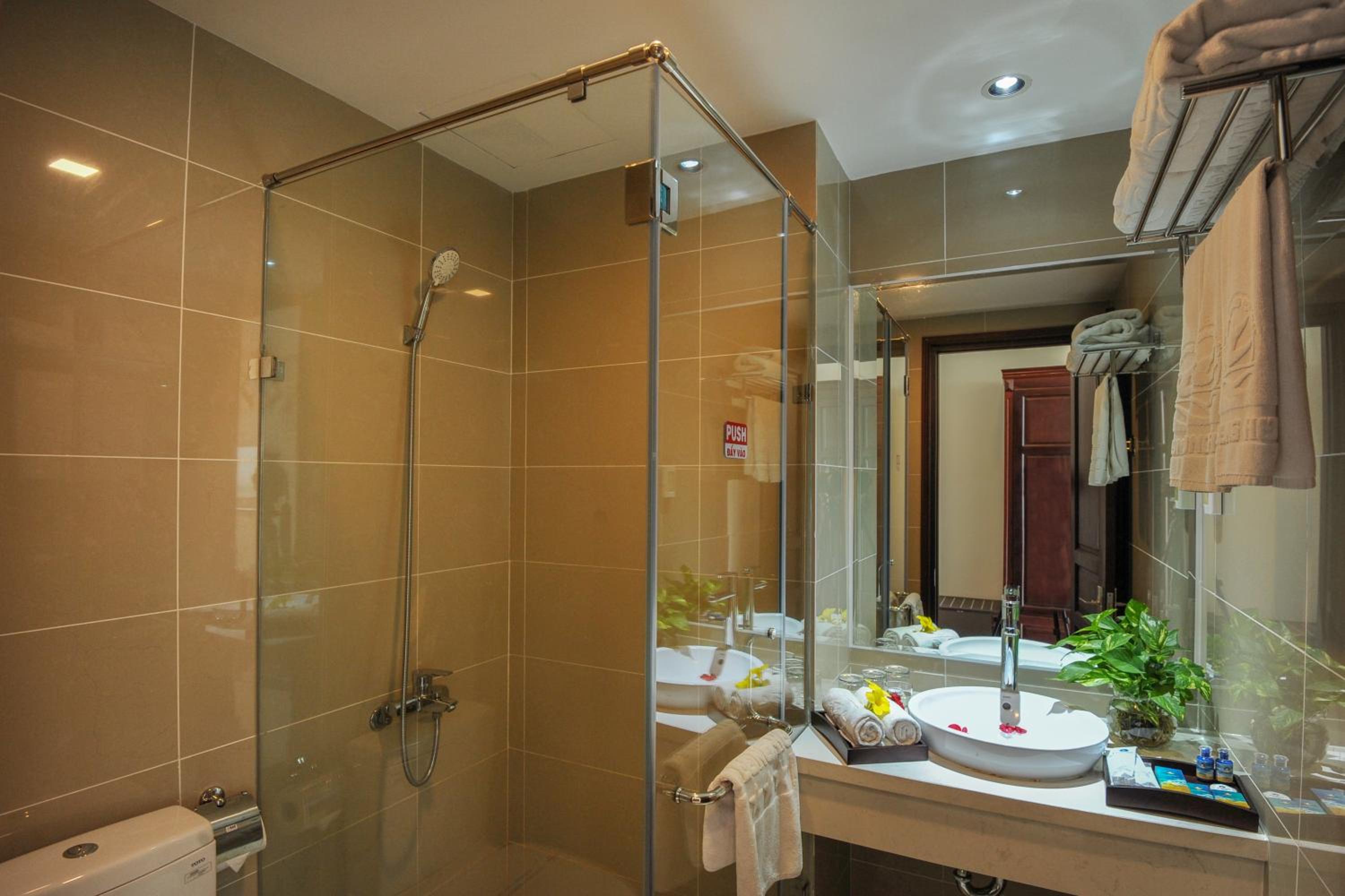 Deluxe Family Room - Photo 7