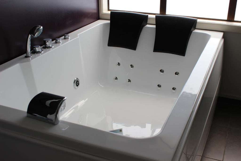 One Bedroom with Whirlpool - Photo 7