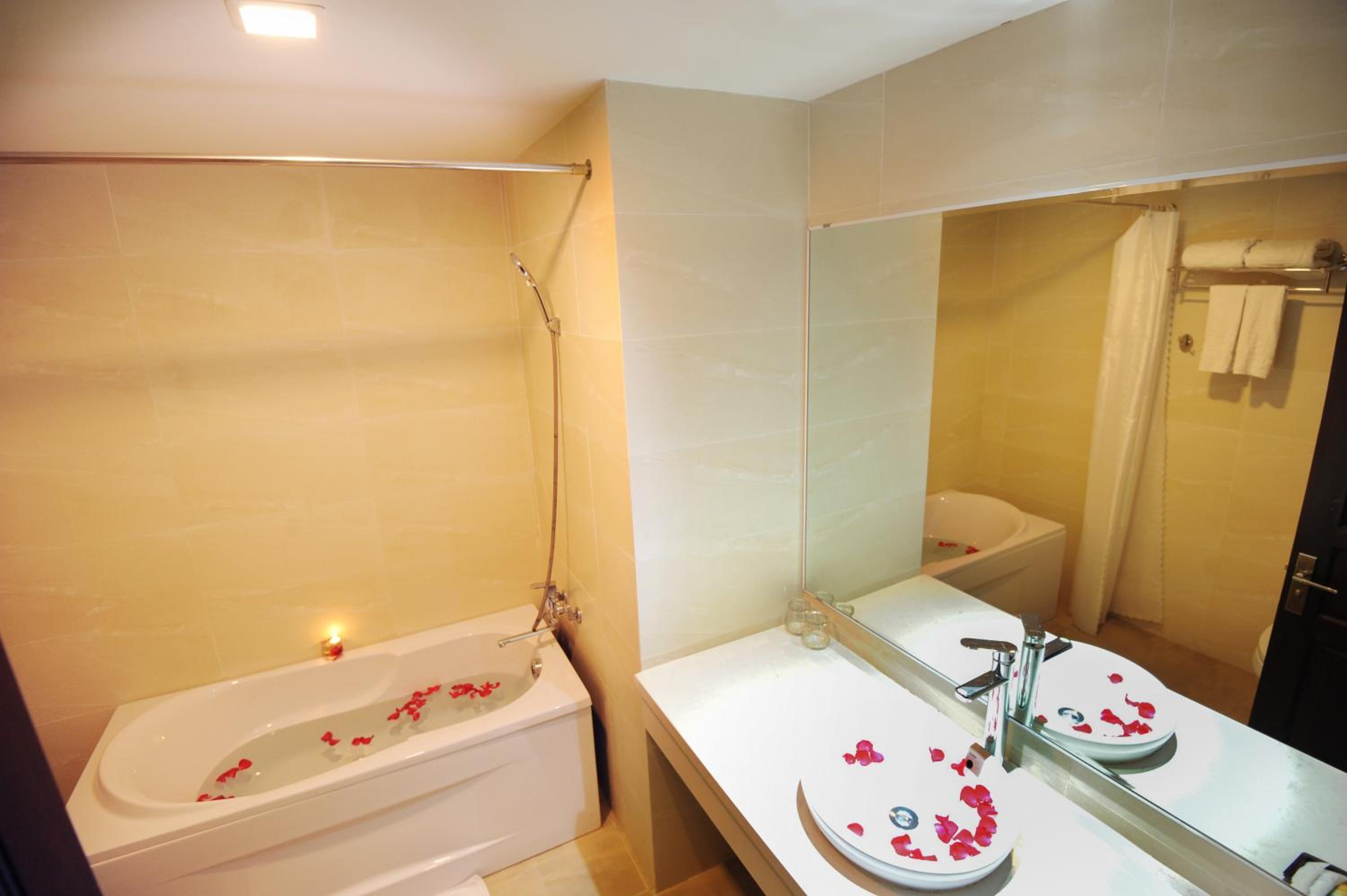 Deluxe Double Room - Photo 8