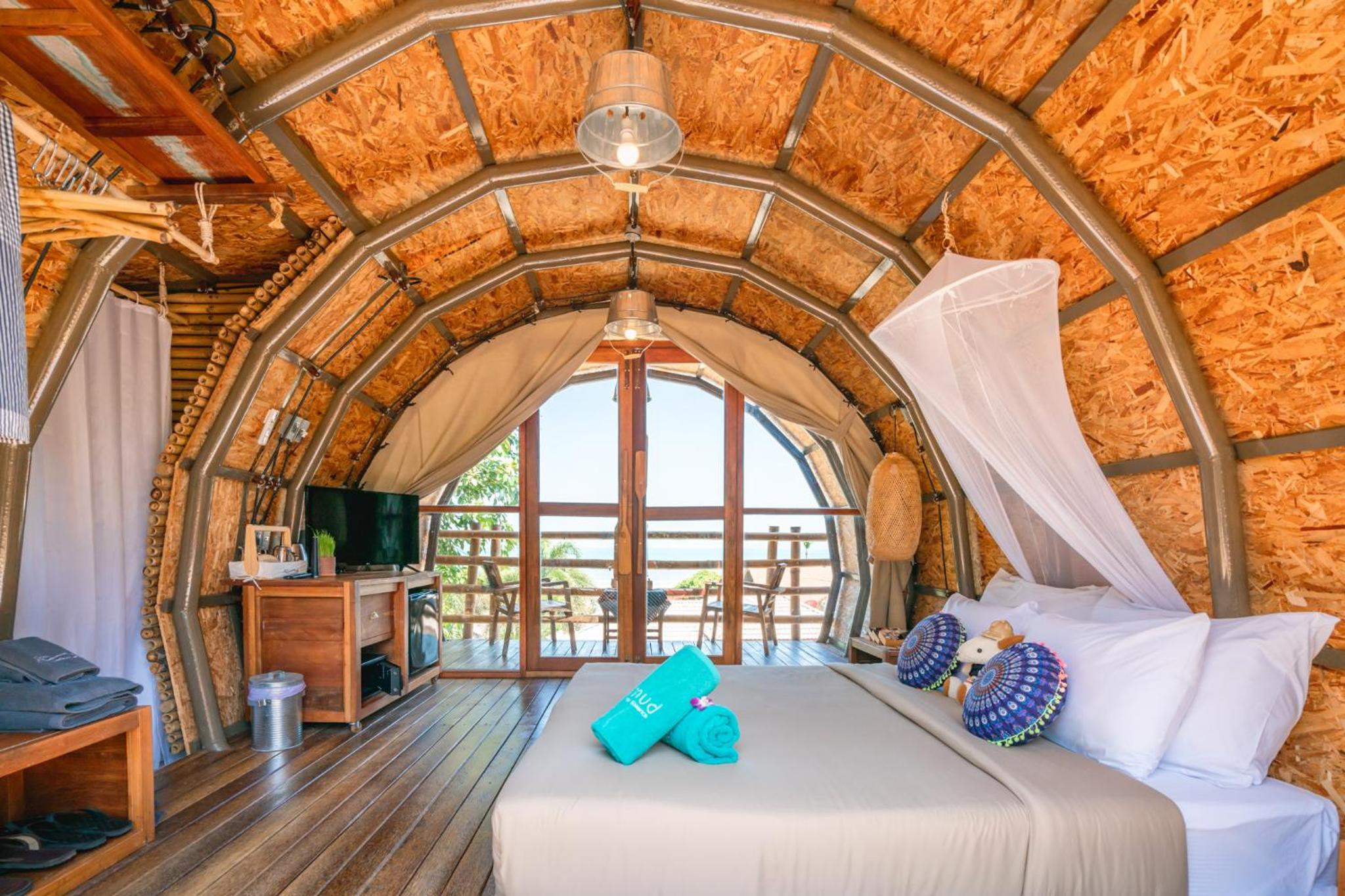 Bamboo Cottage with Balcony Sea View photo 1