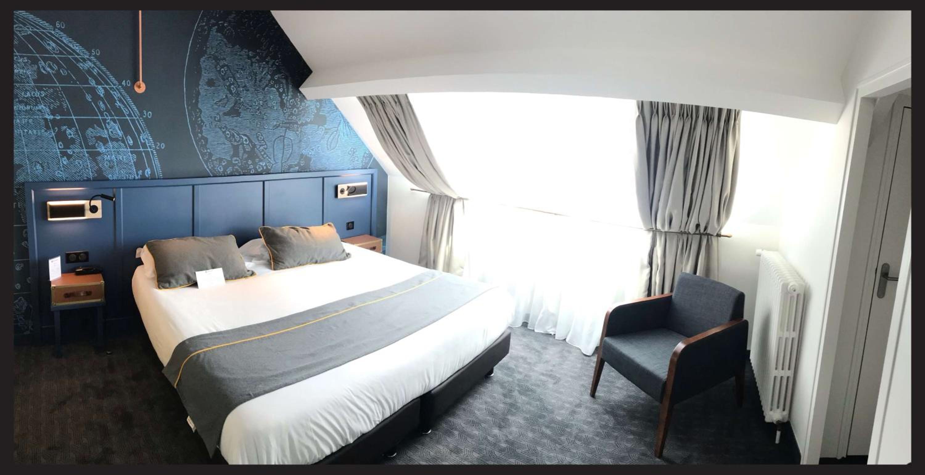 Comfort Queen Room with Air Condition - Photo 3