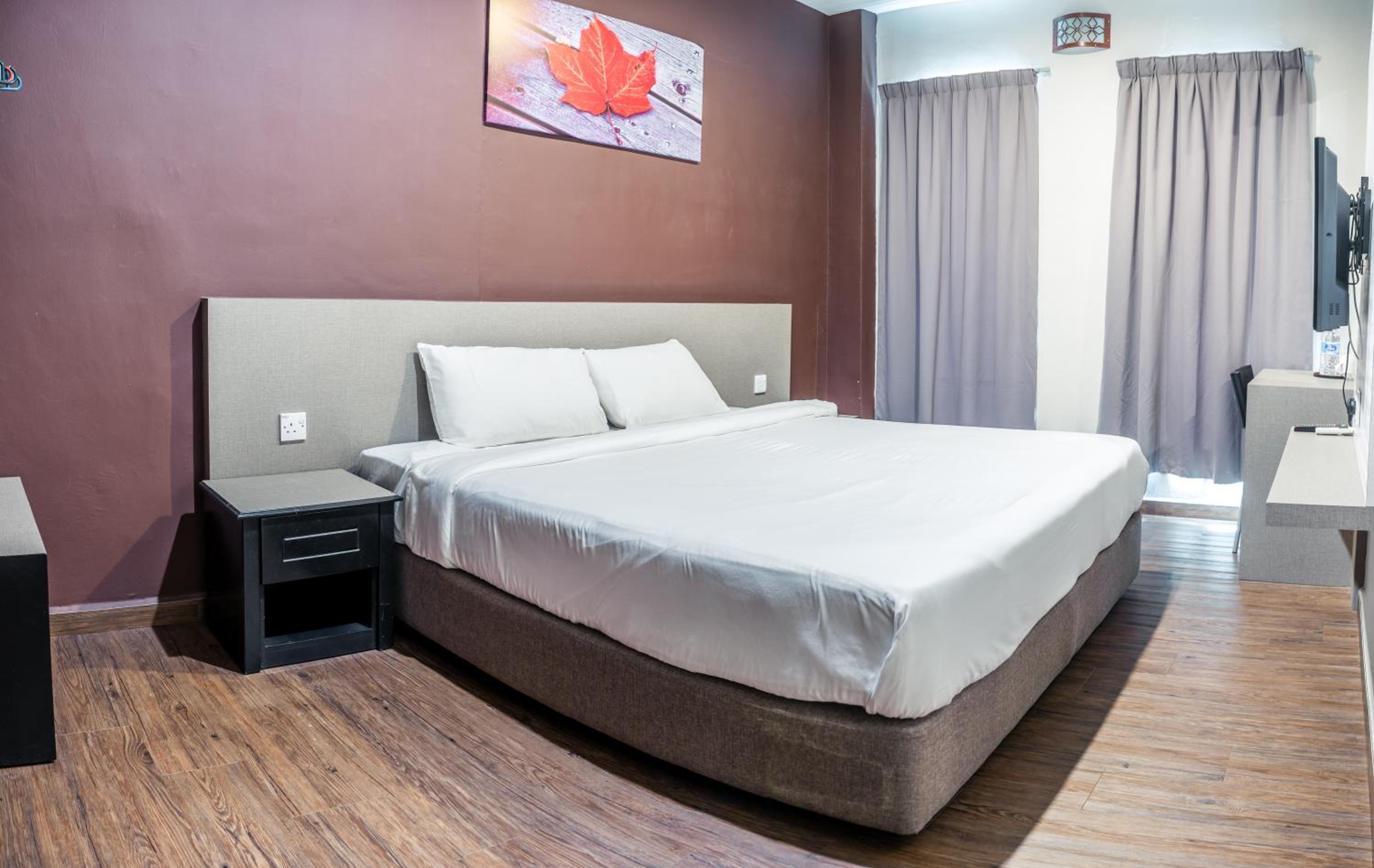 Standard King Room photo 1