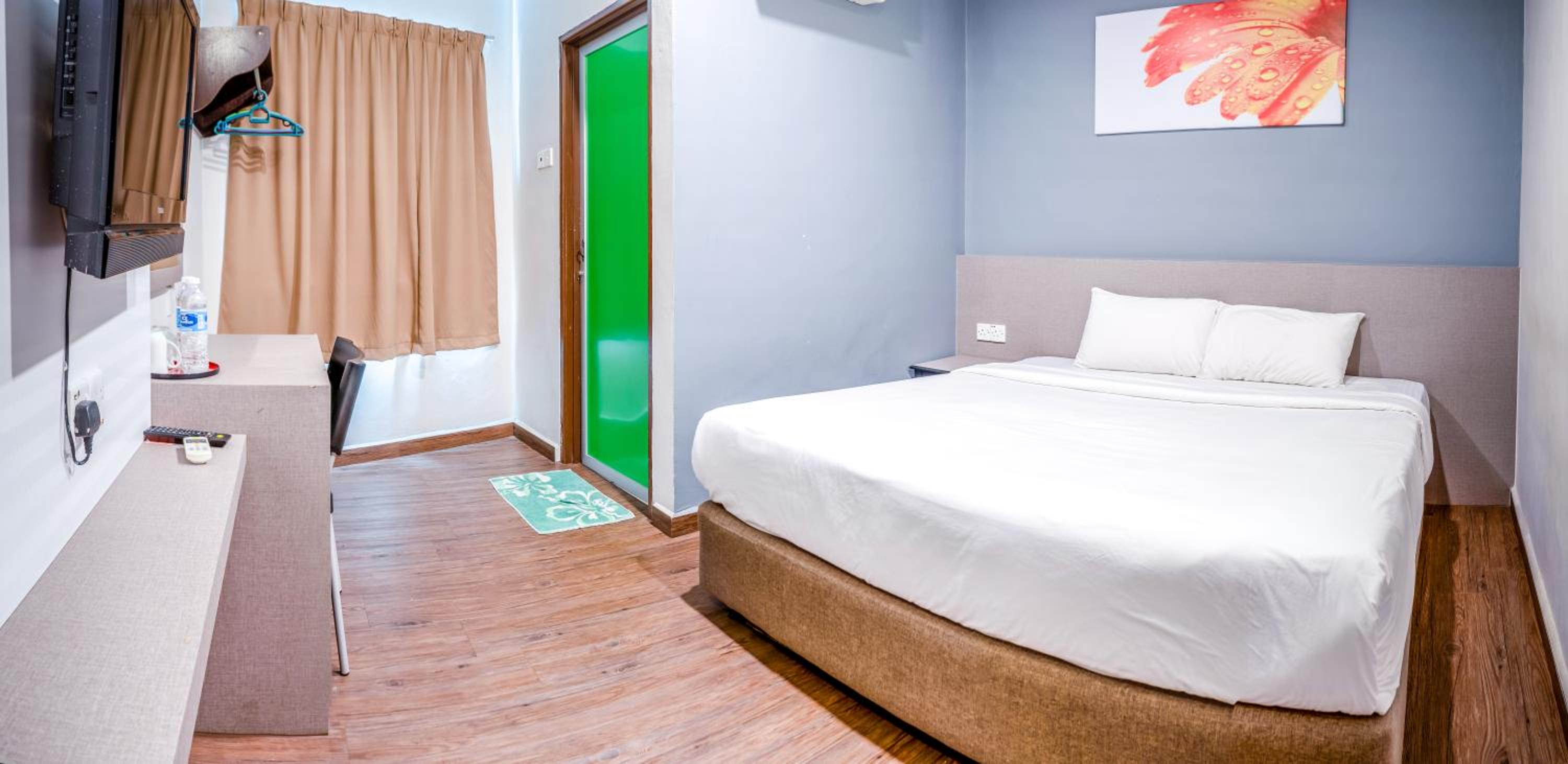 Standard King Room photo 2